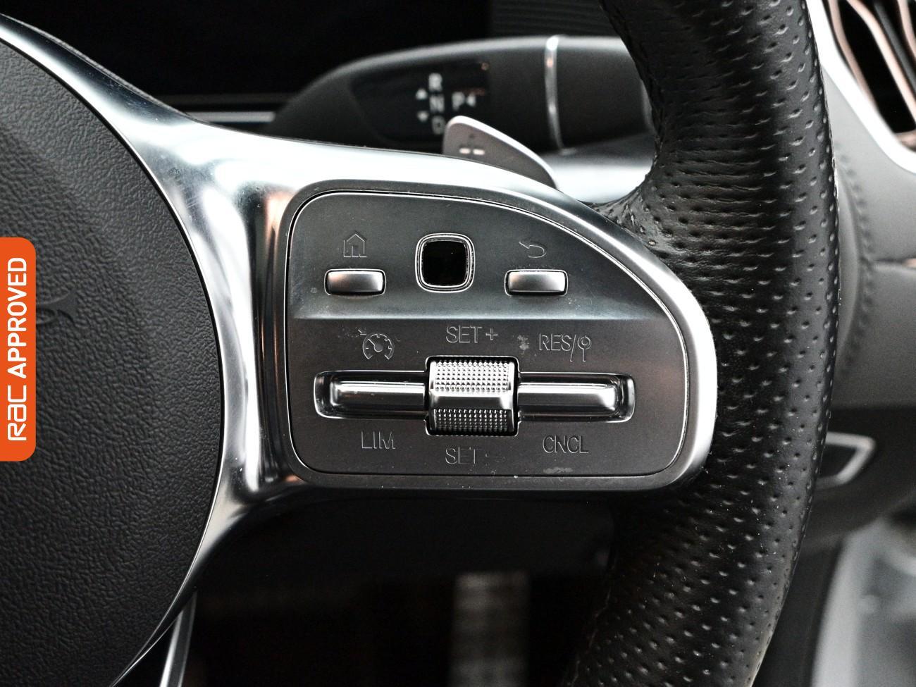 Mercedes-Benz Eqc view 25
