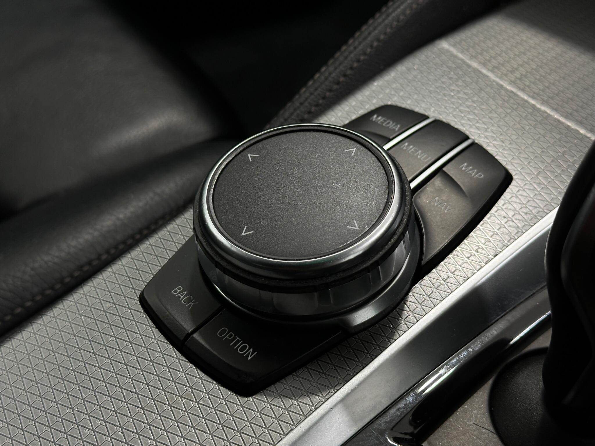 BMW 5 Series view 20