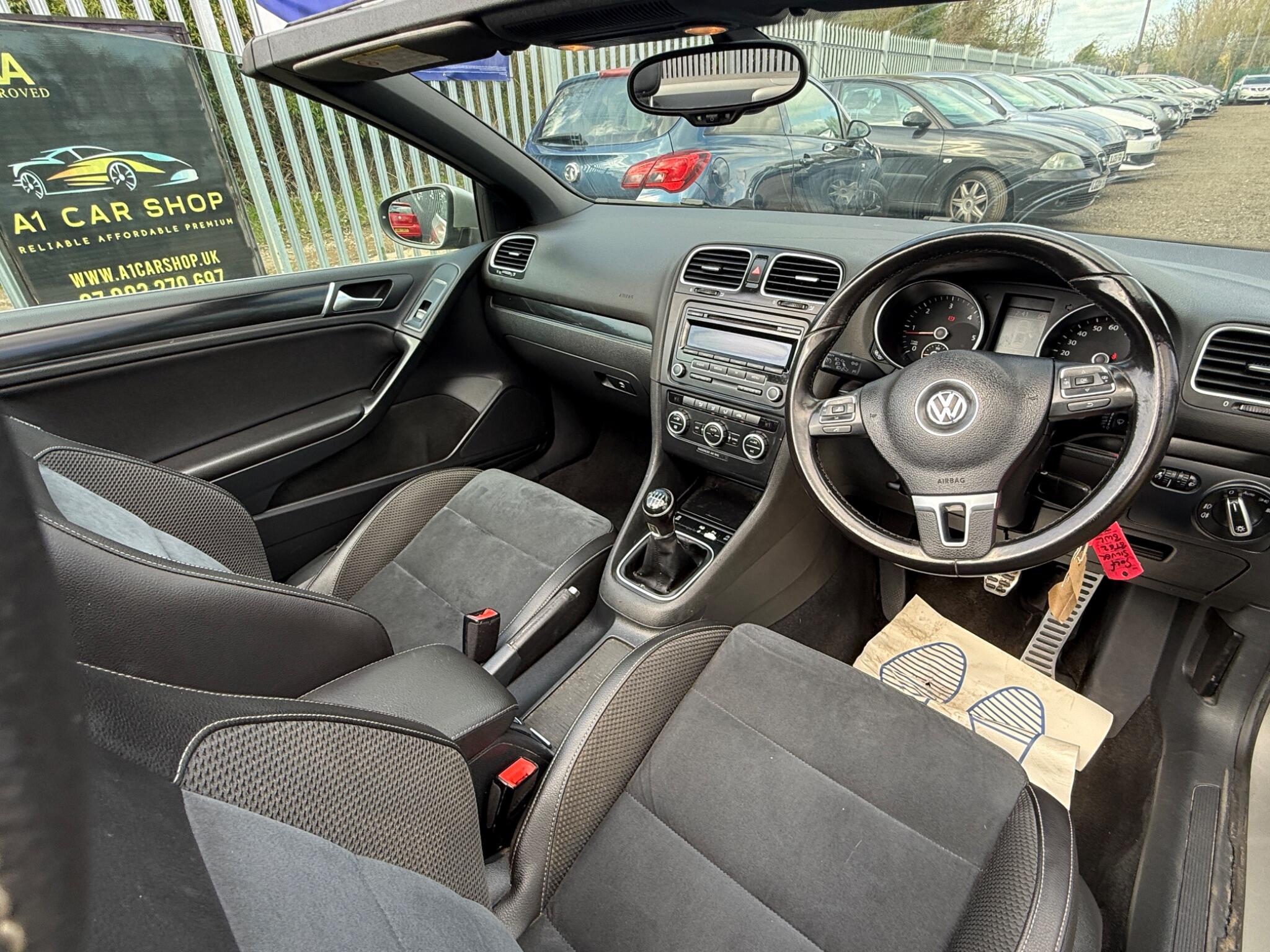 2012 Volkswagen Golf image 14