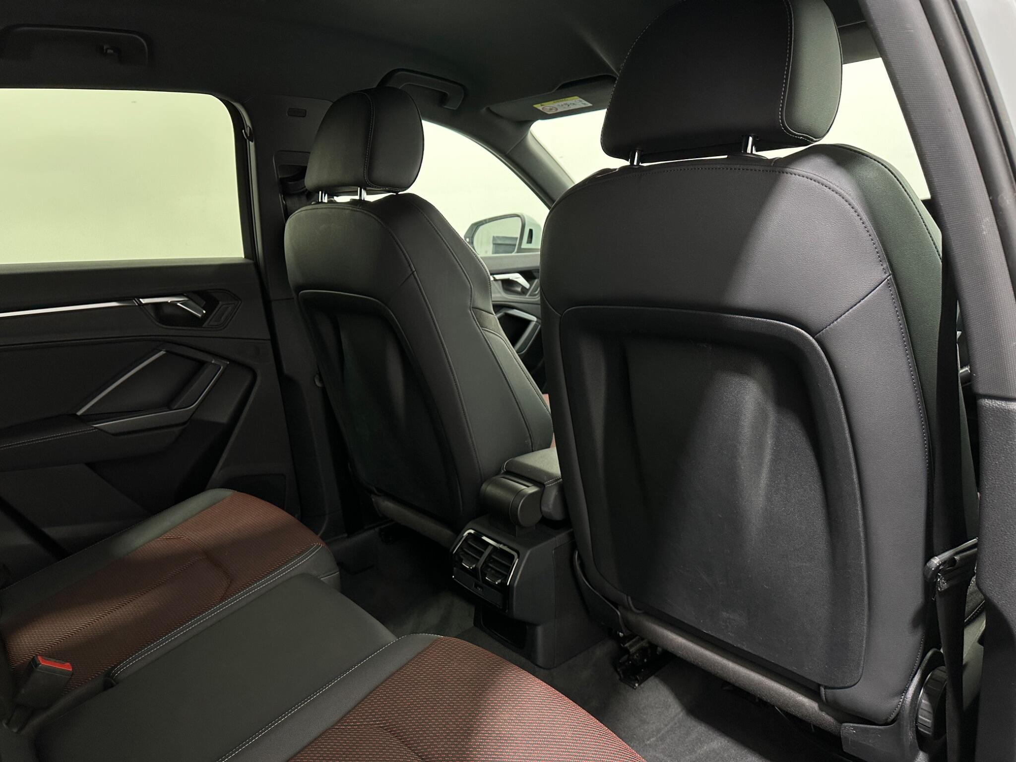 Audi Q3 view 40