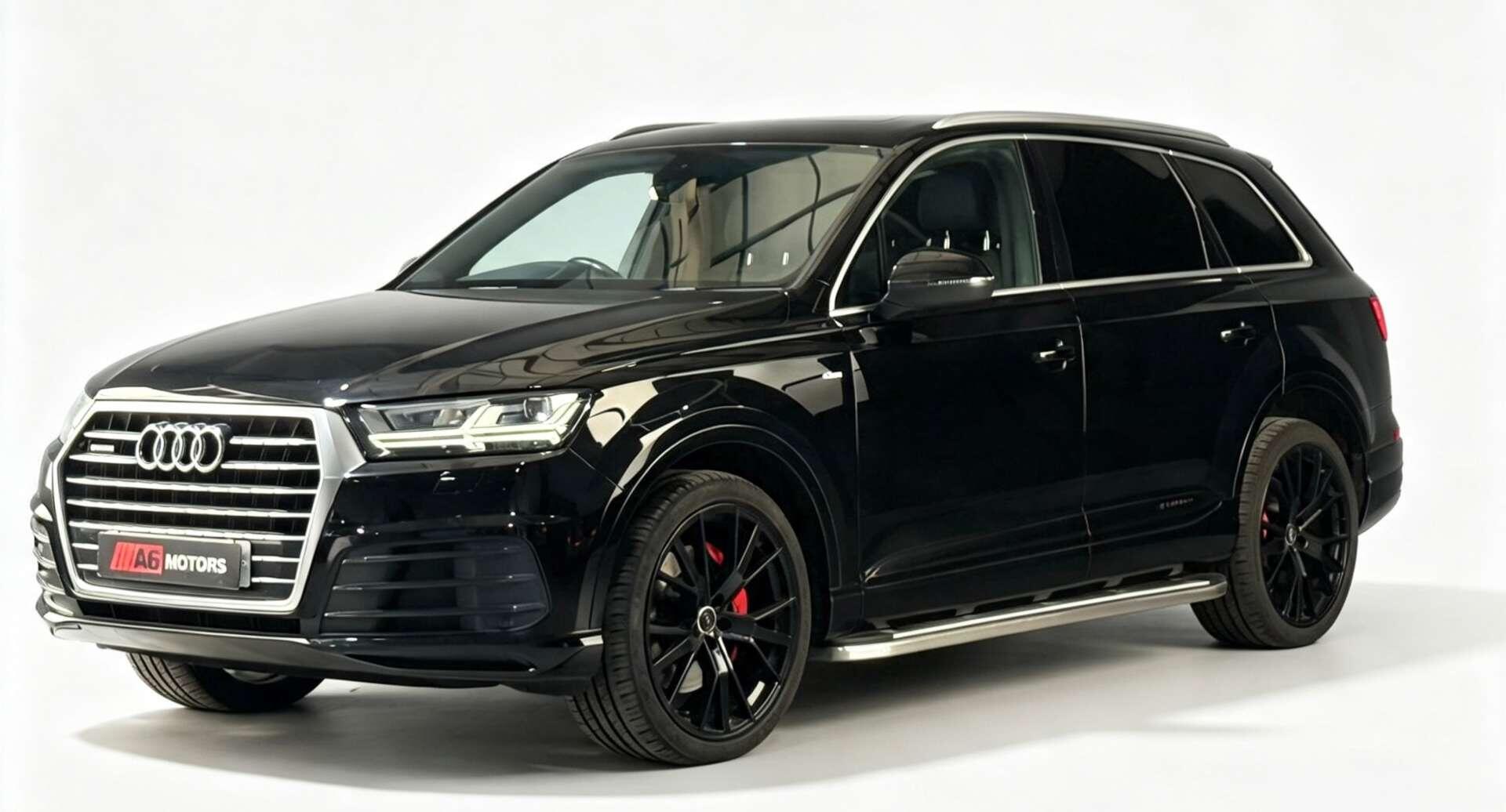 Audi Q7 view 6