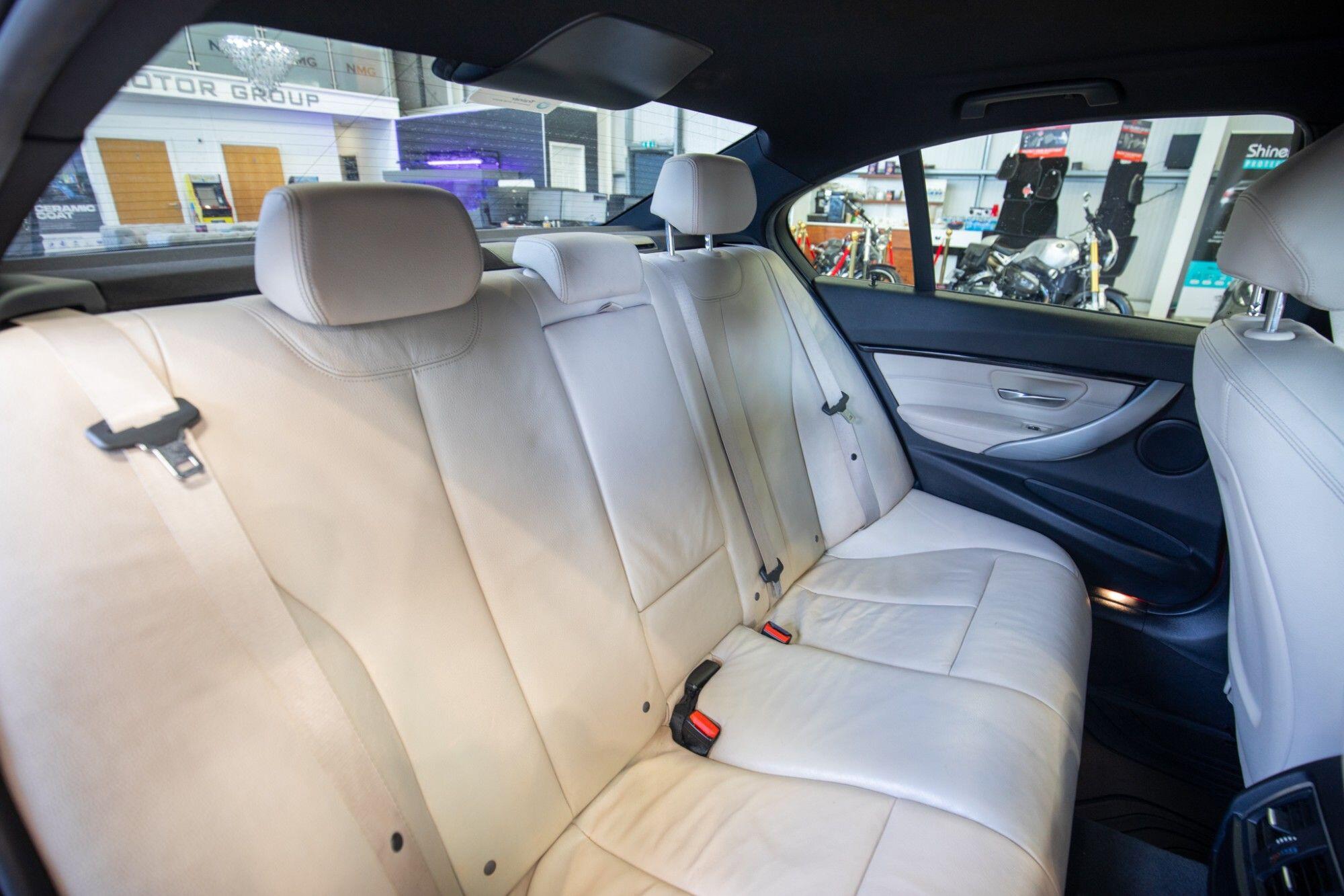 BMW 3 Series view 11