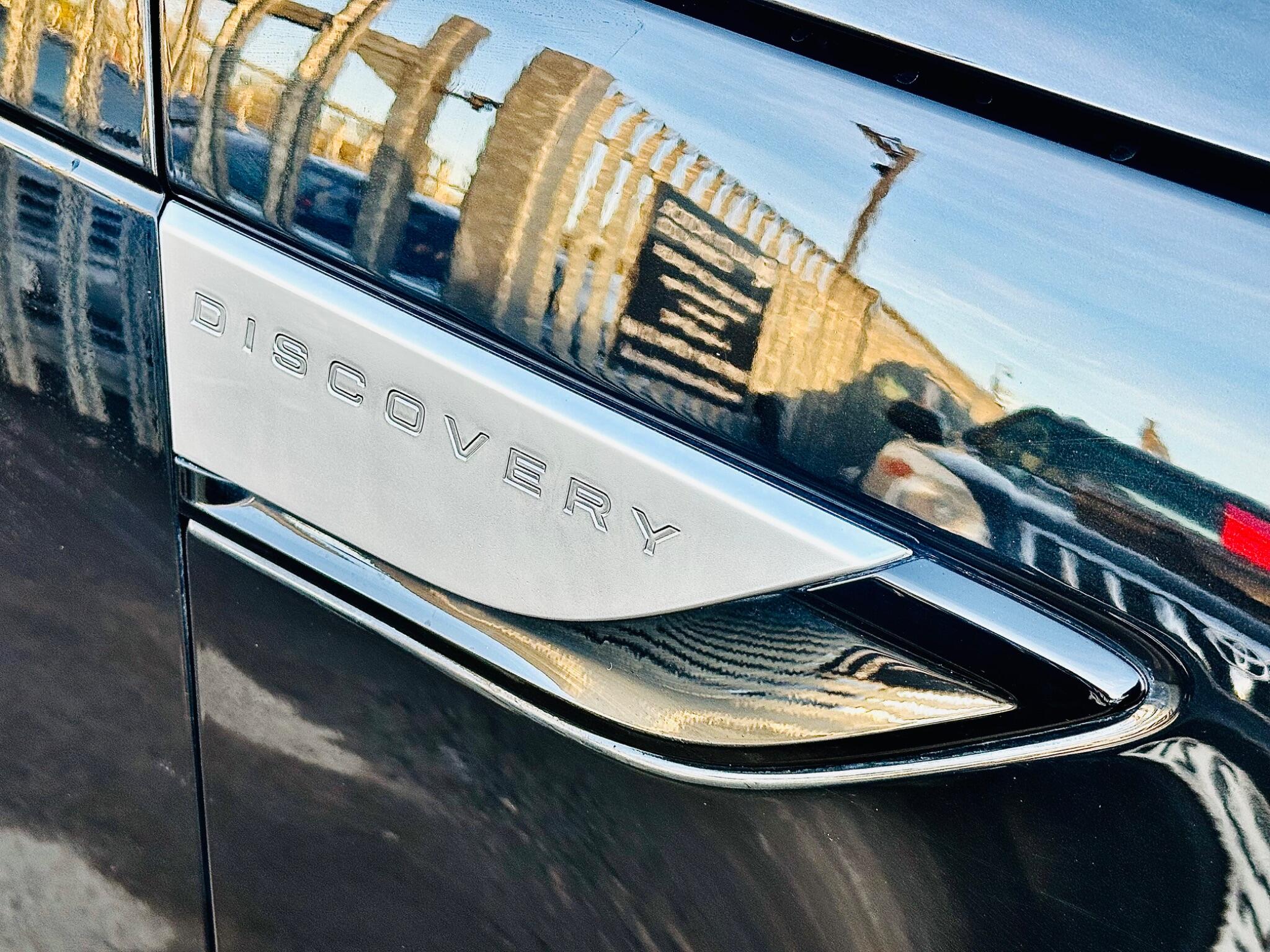 Land Rover Discovery view 14