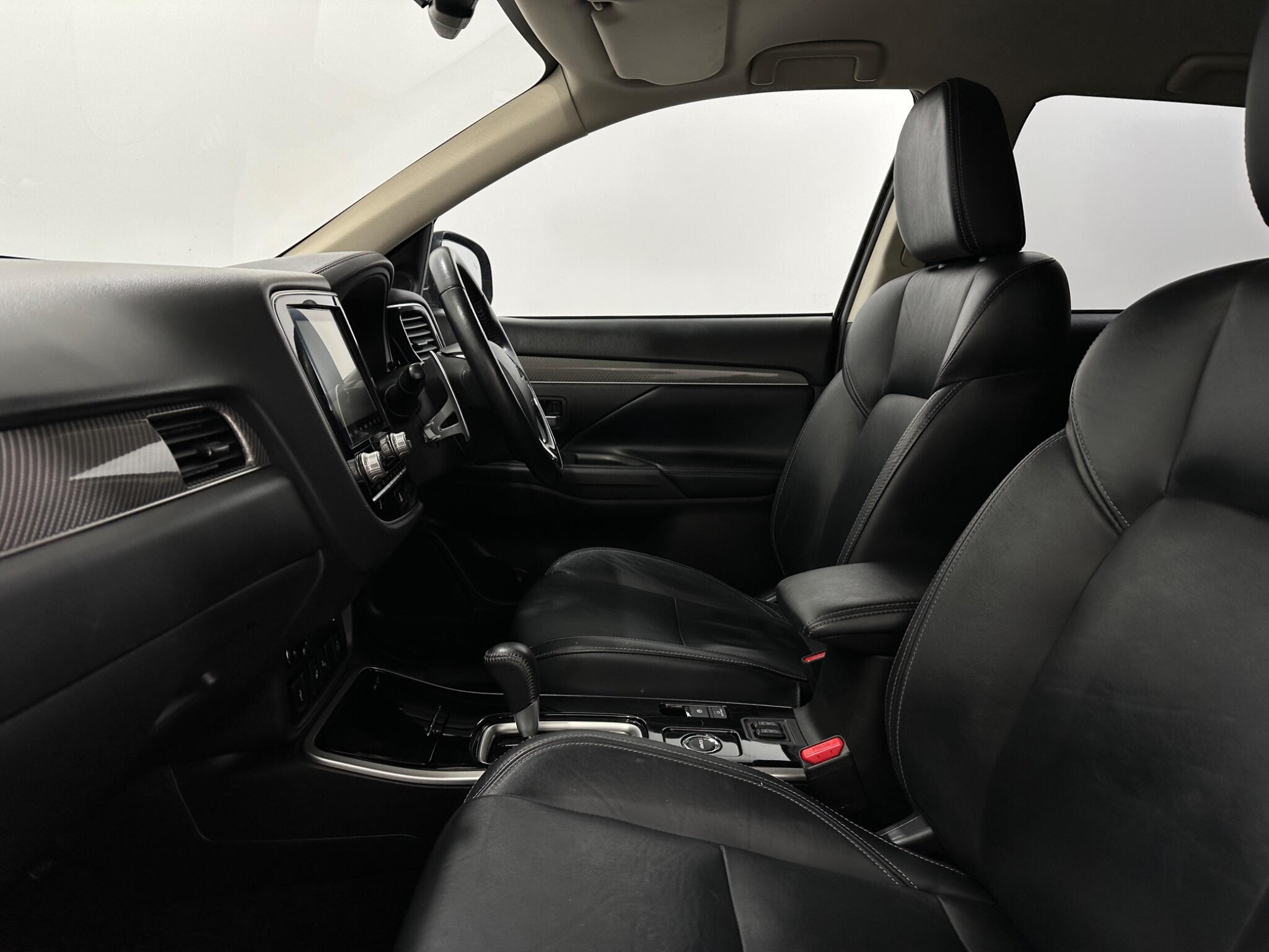 Mitsubishi Outlander view 34