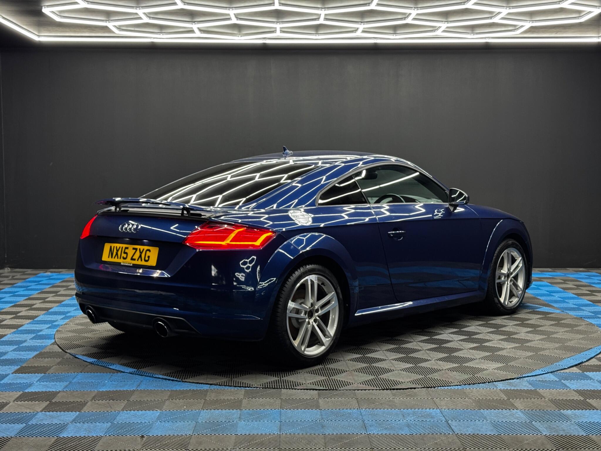 Audi TT view 5