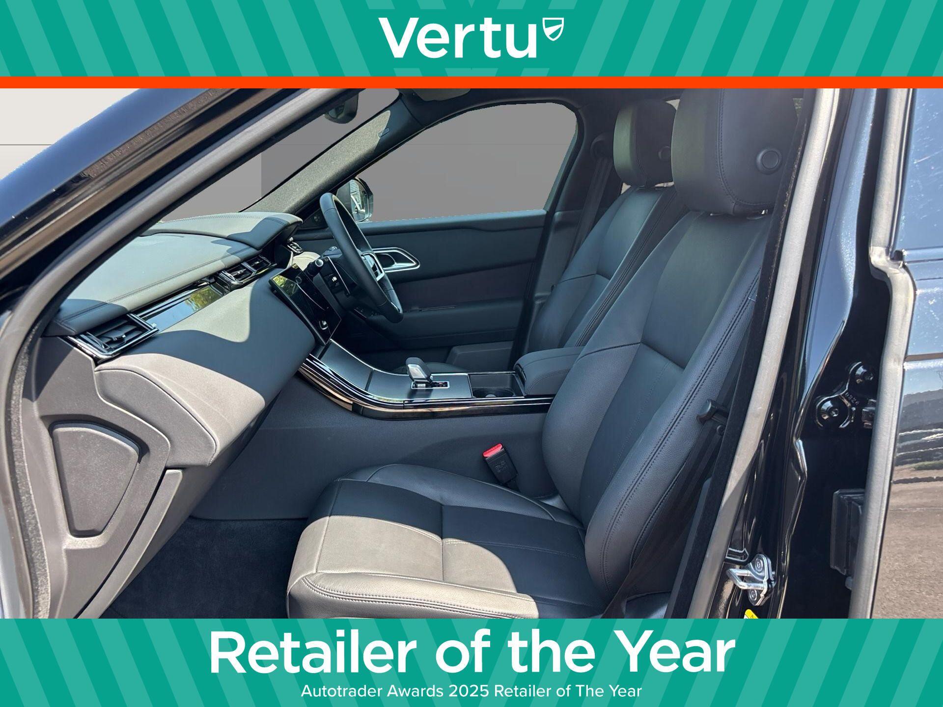 Land Rover Range Rover Velar view 3