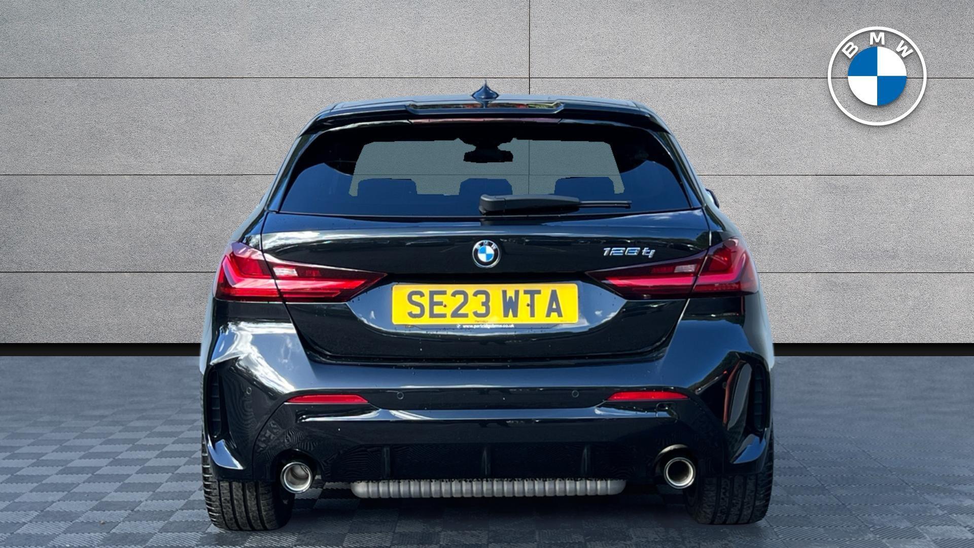 BMW 1 Series view 15