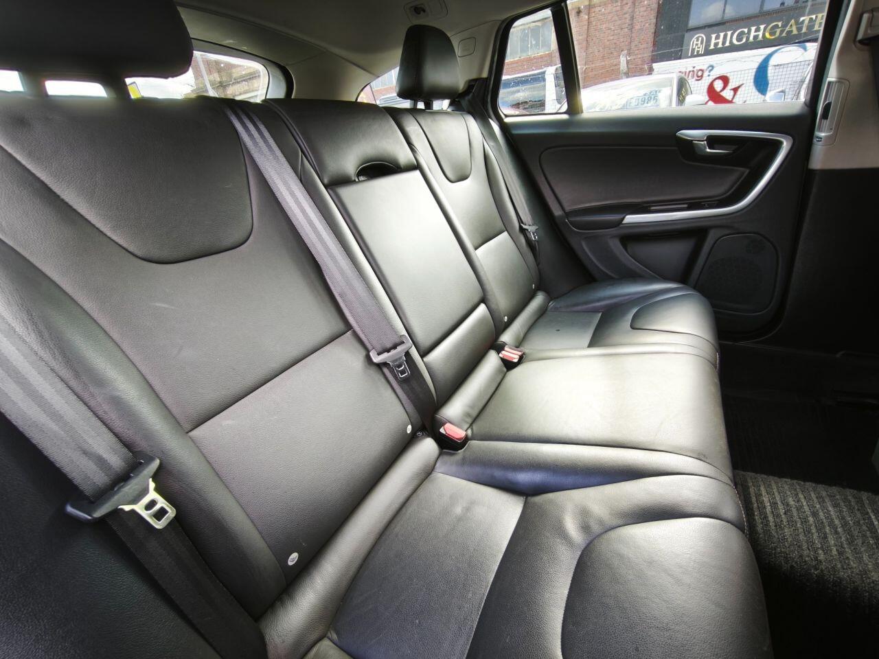 Volvo V60 view 11