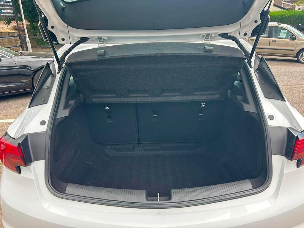 Vauxhall Astra view 14