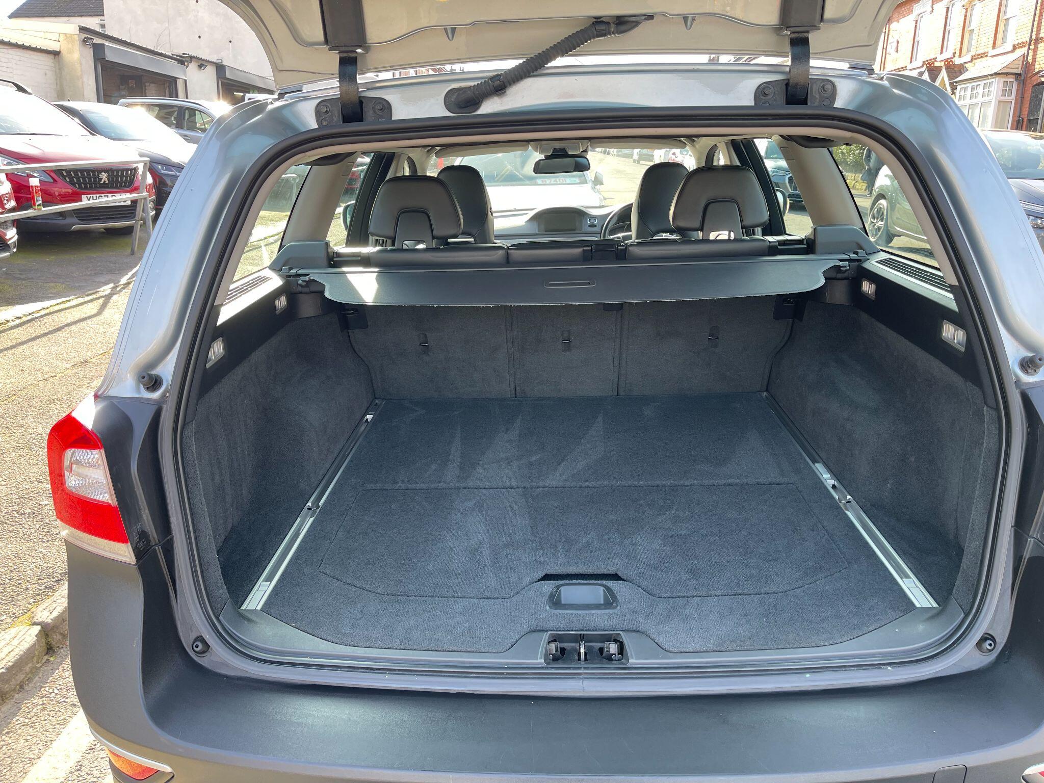 Volvo XC70 view 34