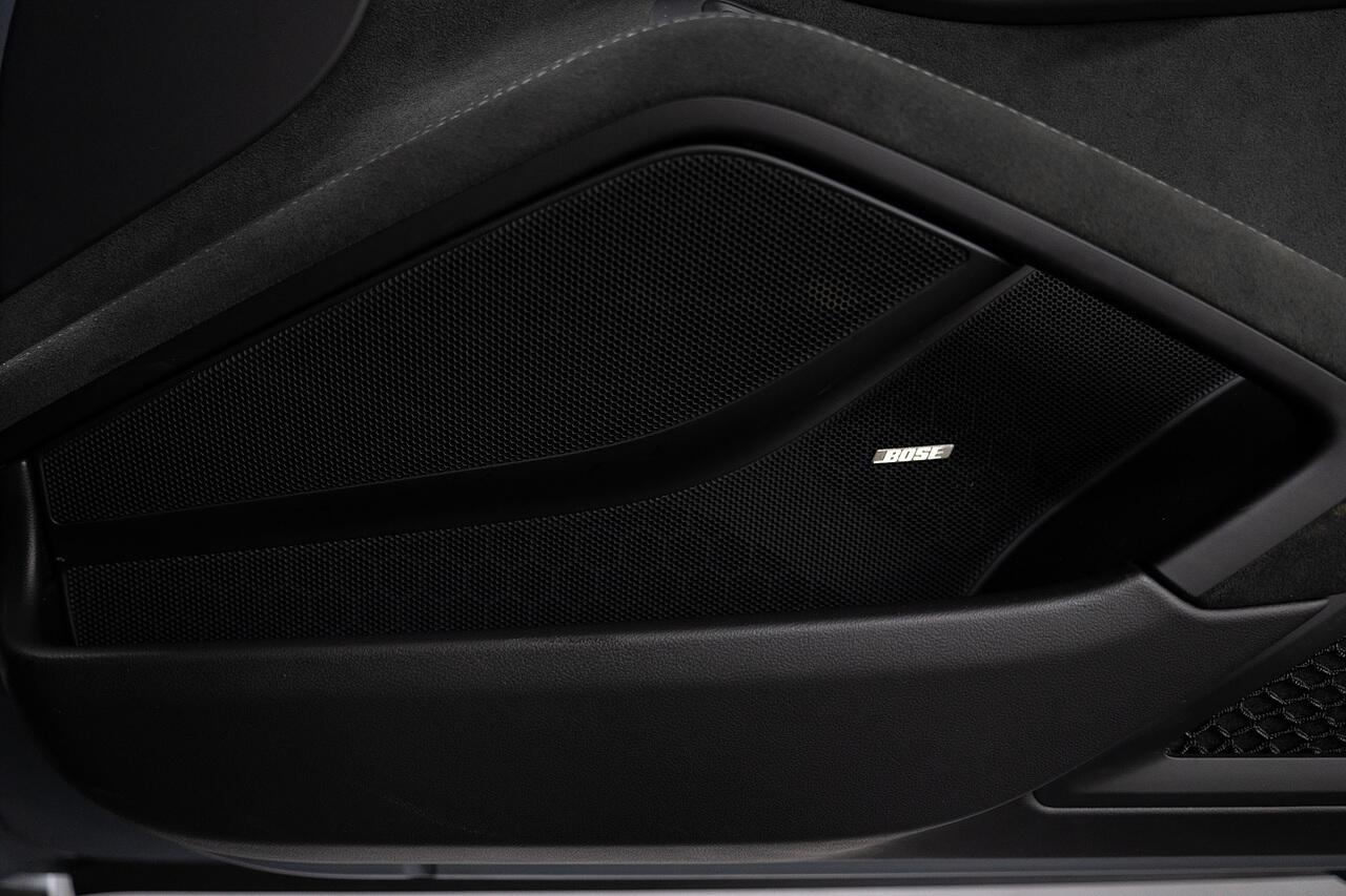 Porsche Cayman view 14