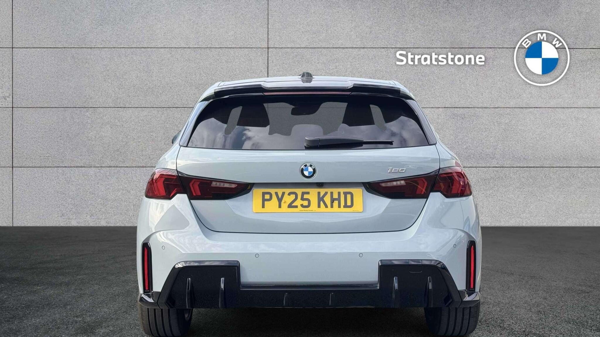 BMW 1 Series view 20
