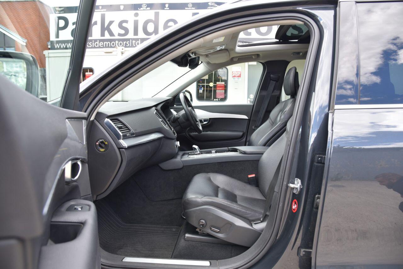 Volvo XC90 view 24