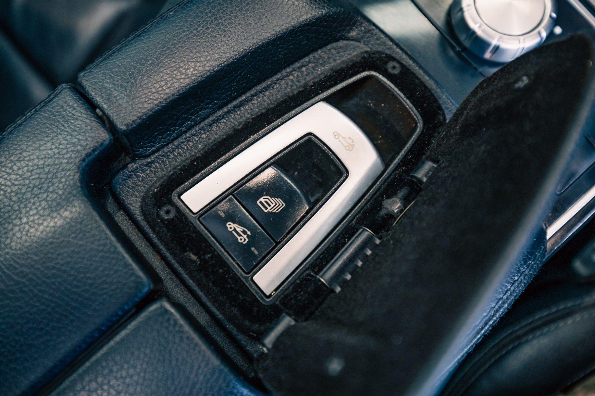 Mercedes-Benz E-Class view 22