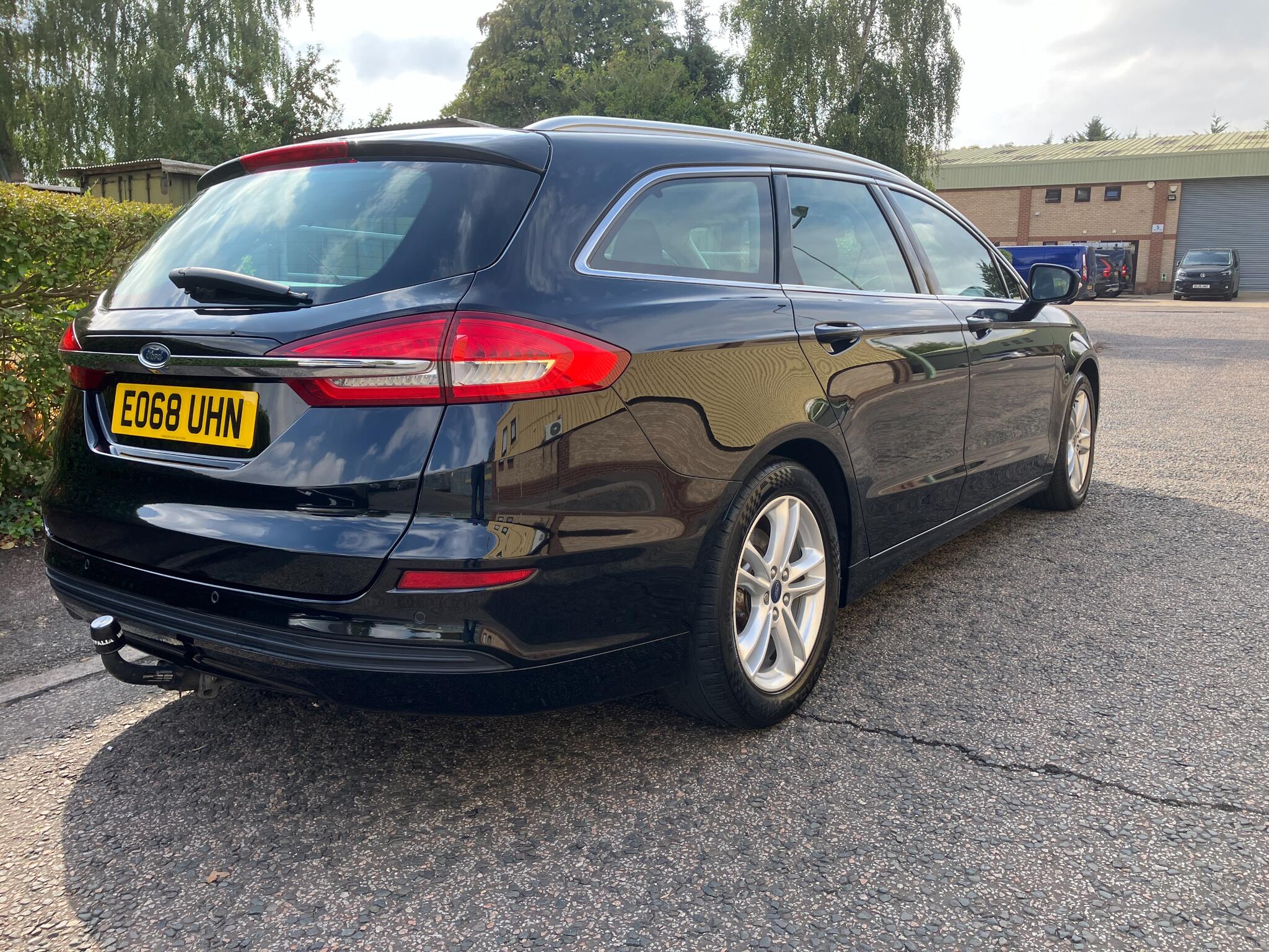 Ford Mondeo view 7