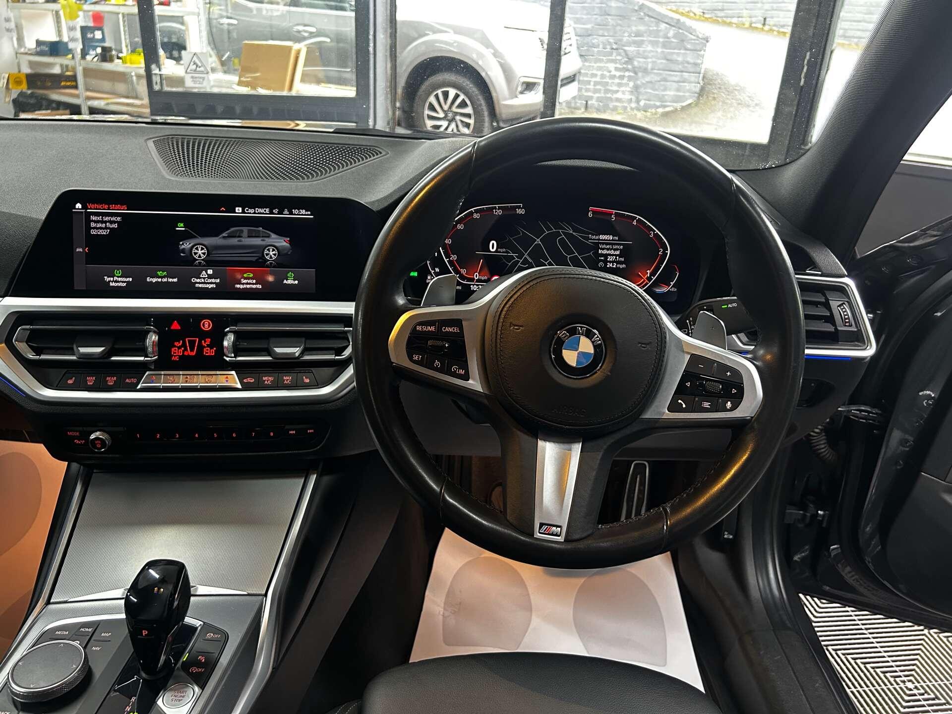 BMW 3 Series view 59