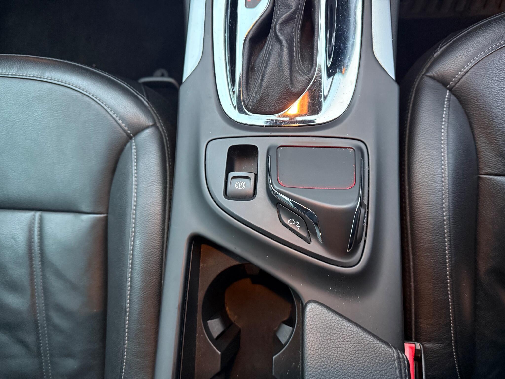 2013 Vauxhall Insignia image 18