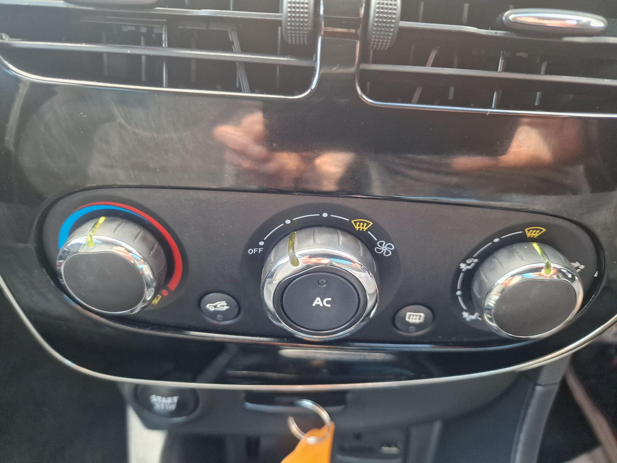 Renault Clio view 77