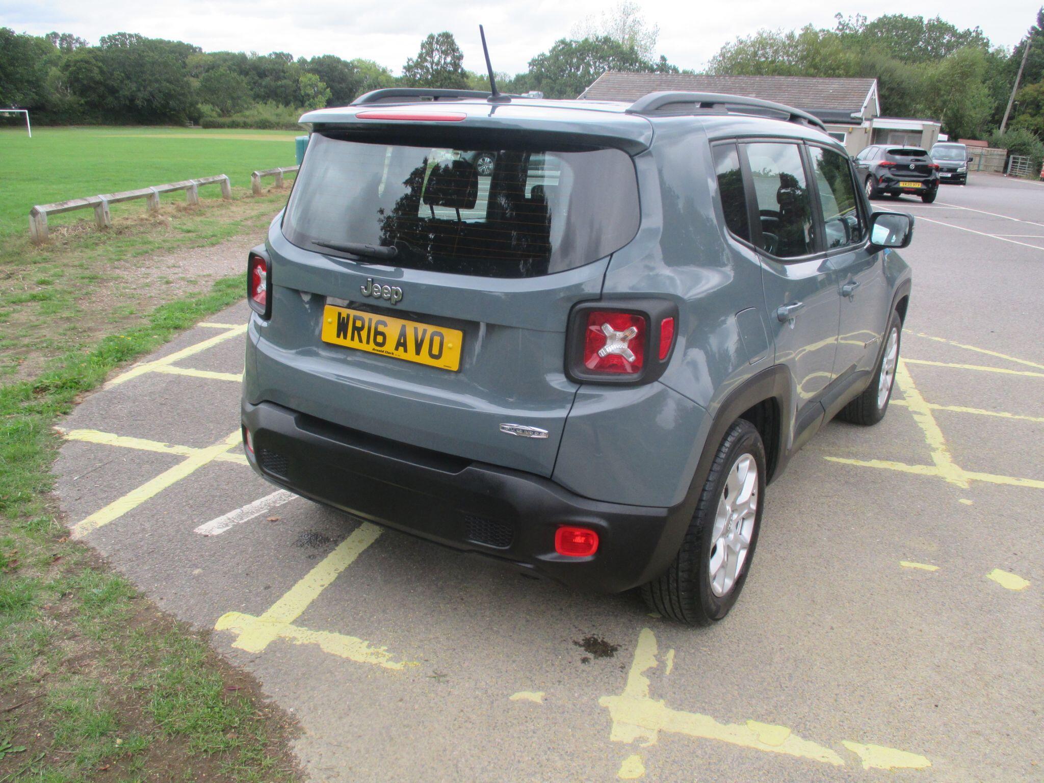 Jeep Renegade view 15