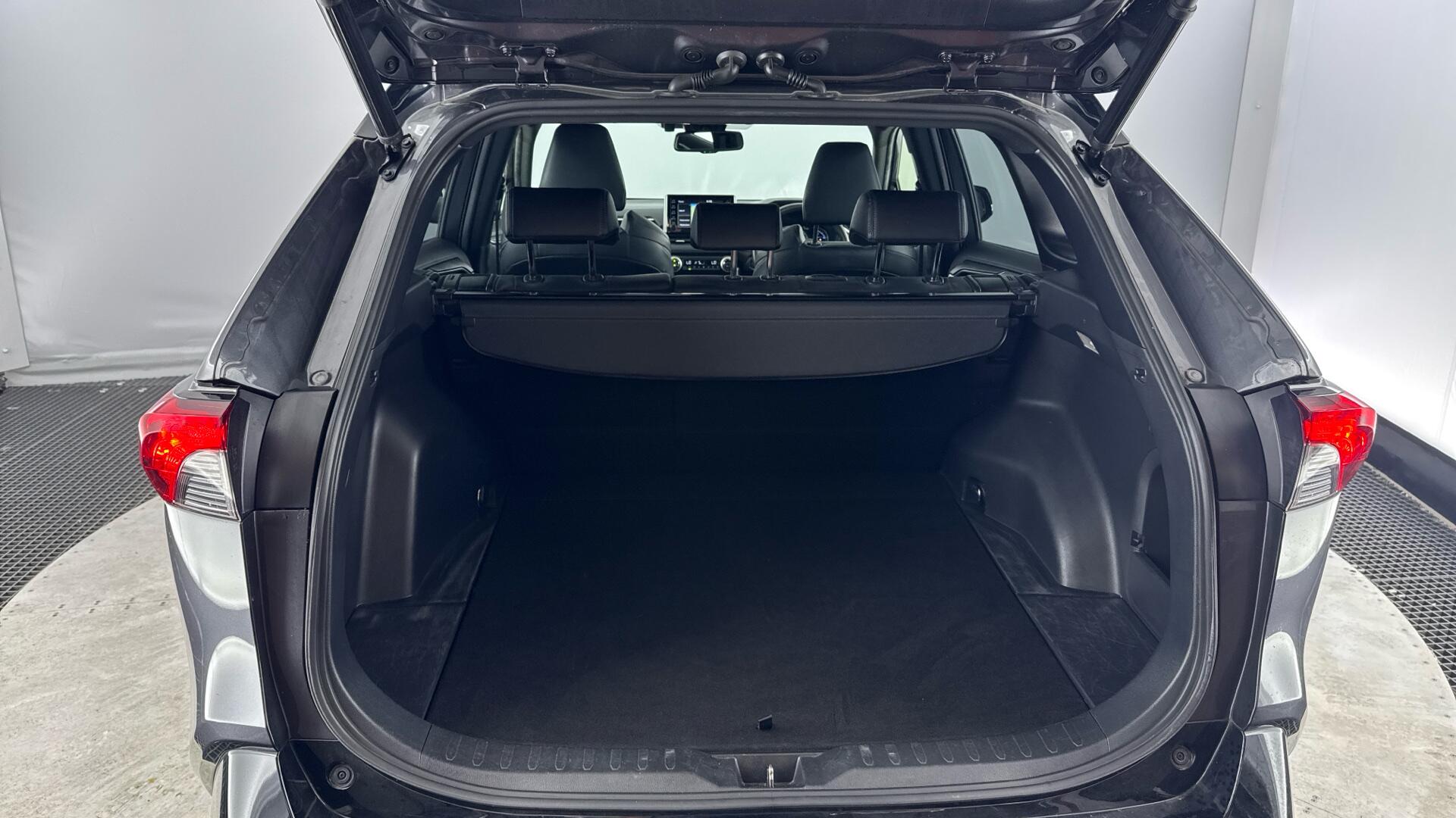 Toyota RAV4 view 15
