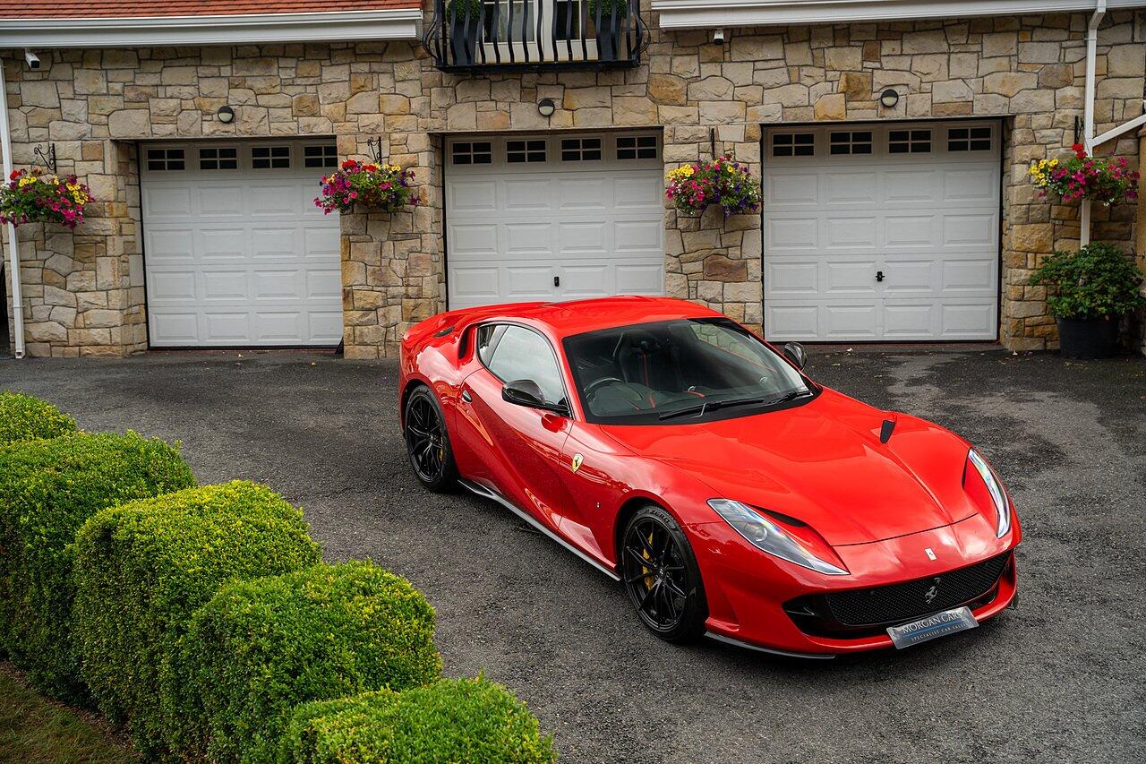 Ferrari 812 view 99