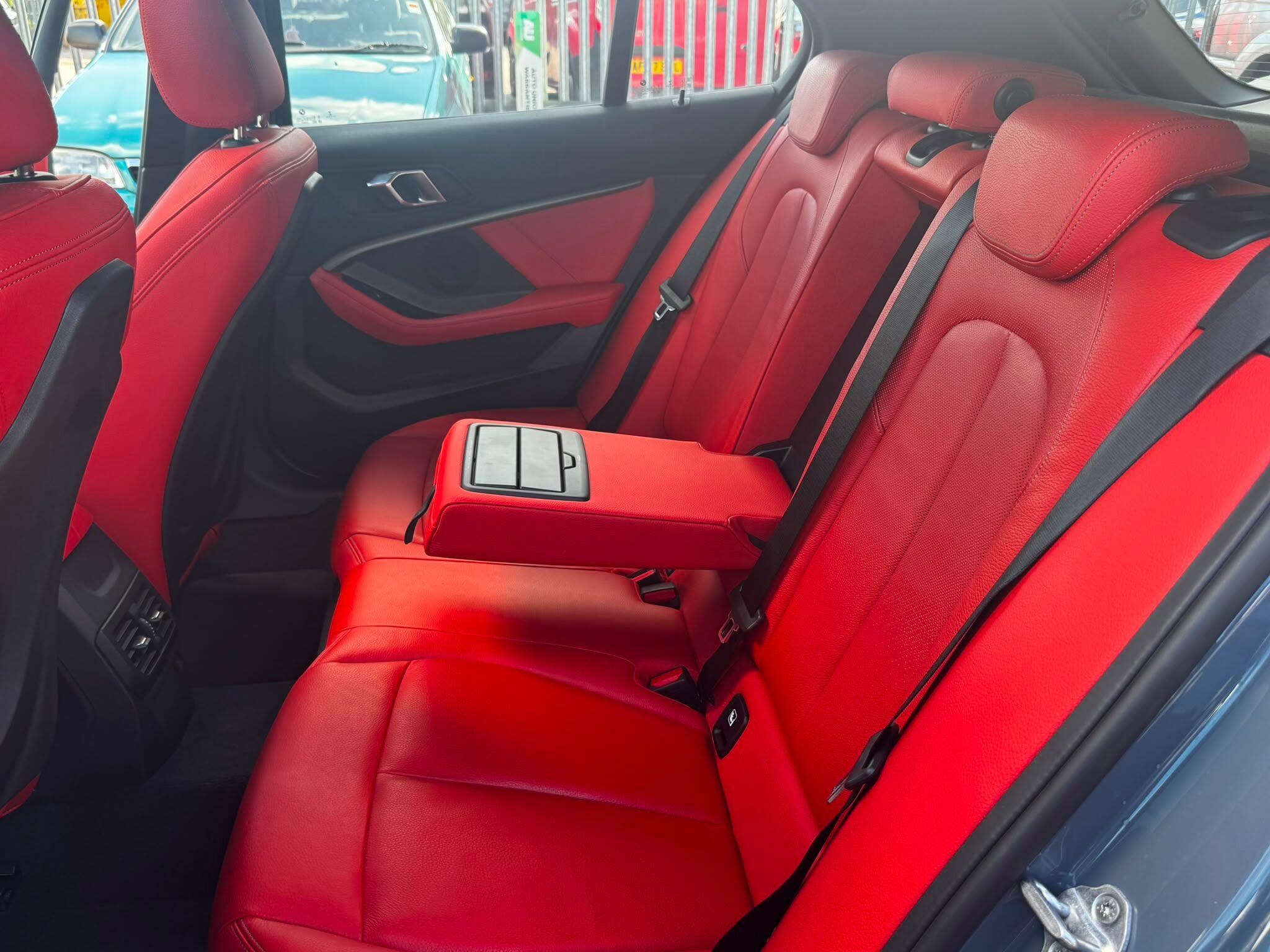 BMW 1 Series view 37