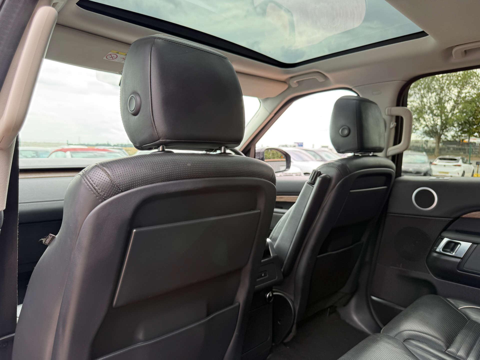 Land Rover Discovery view 79
