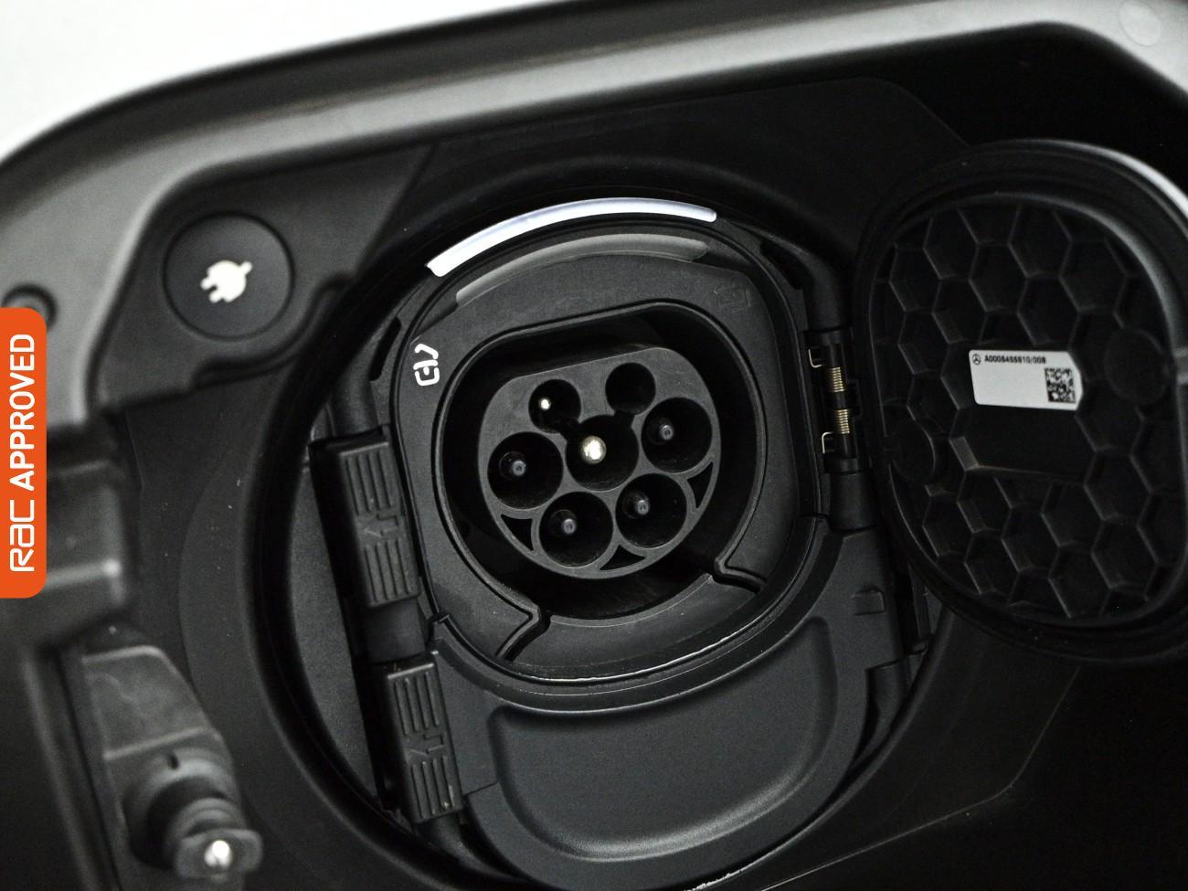 Mercedes-Benz Eqb view 30