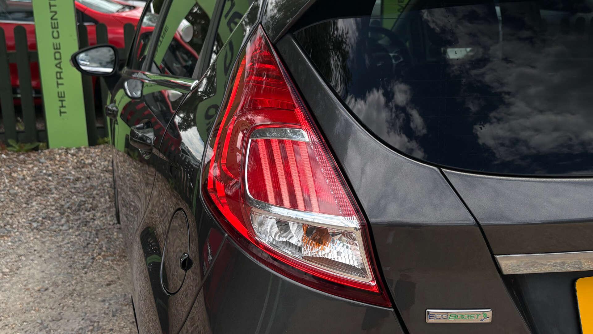 Ford Fiesta view 42
