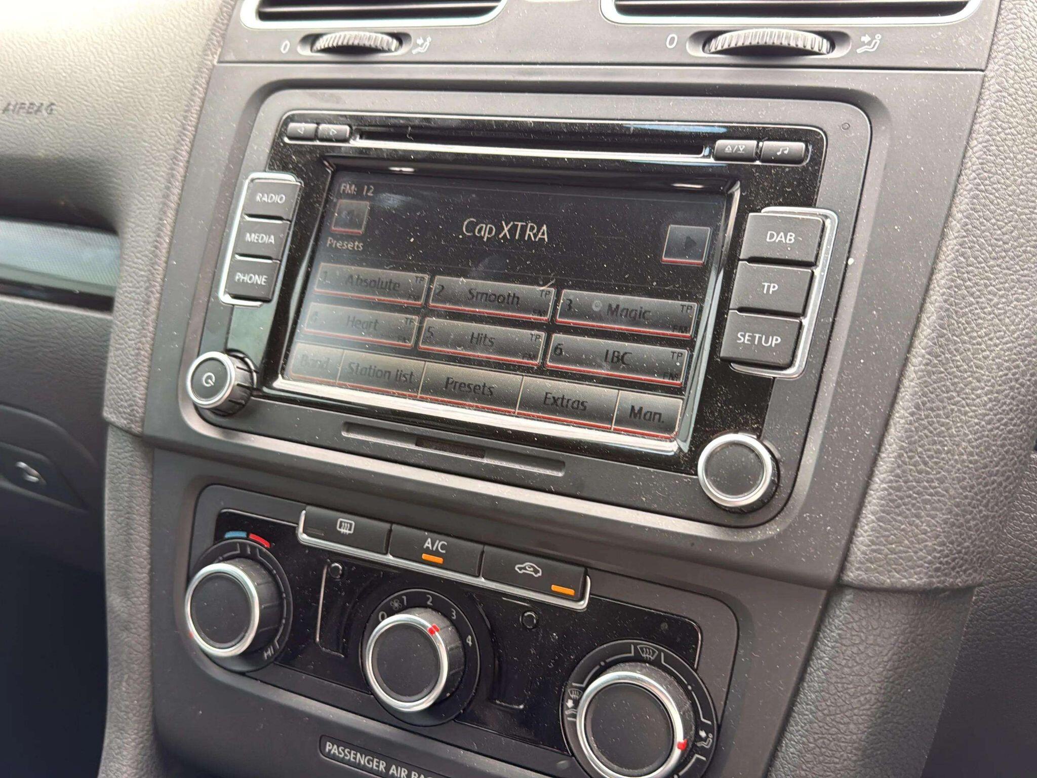 Volkswagen Golf view 13