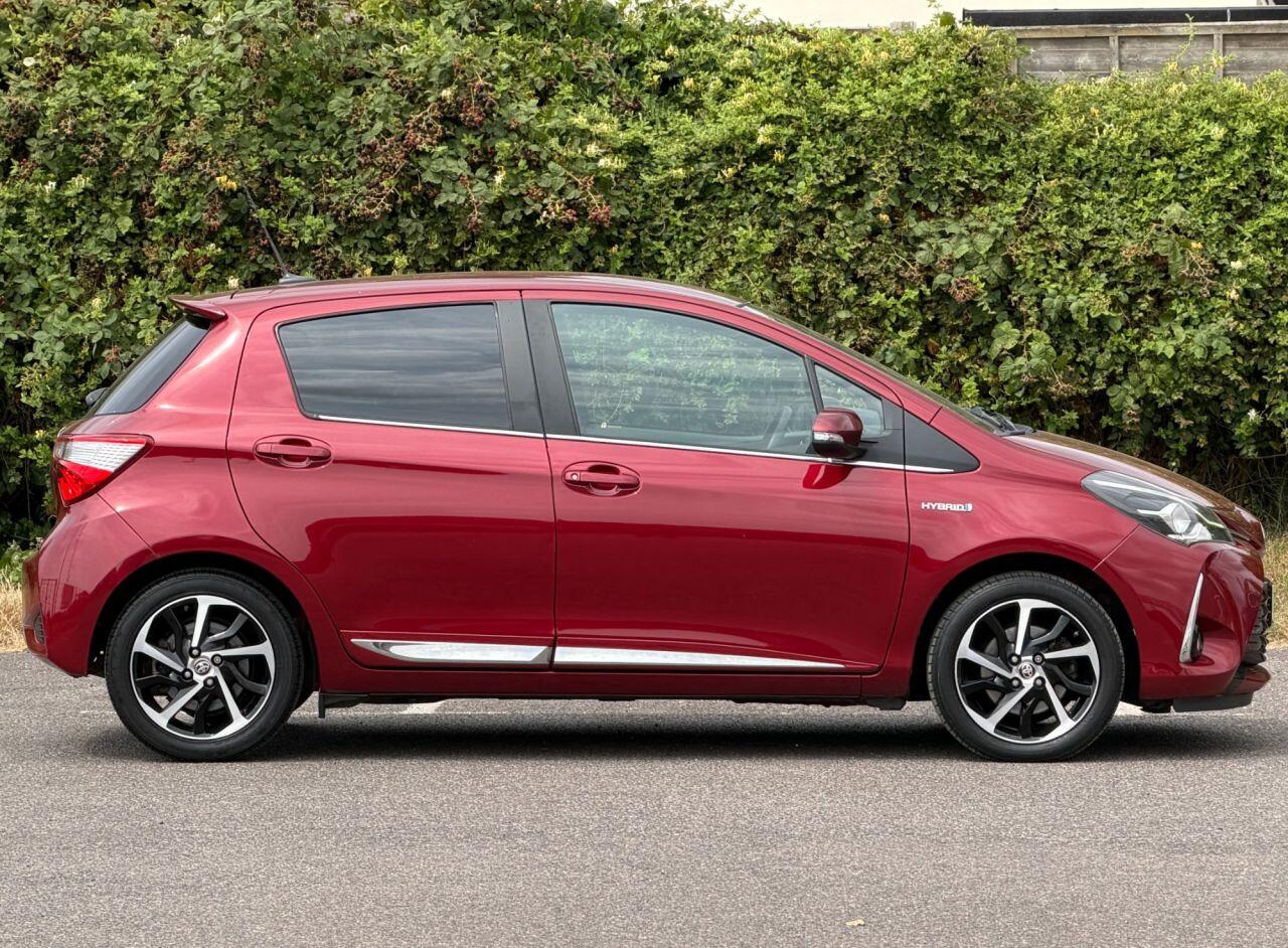 Toyota Yaris view 3