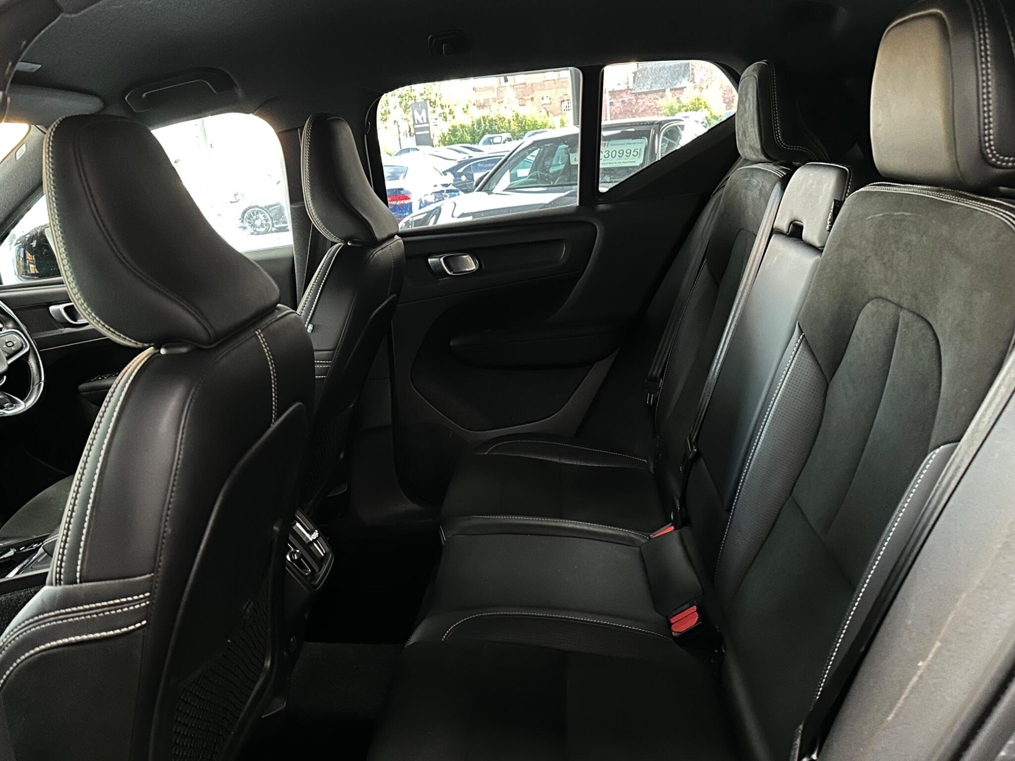 Volvo XC40 view 36