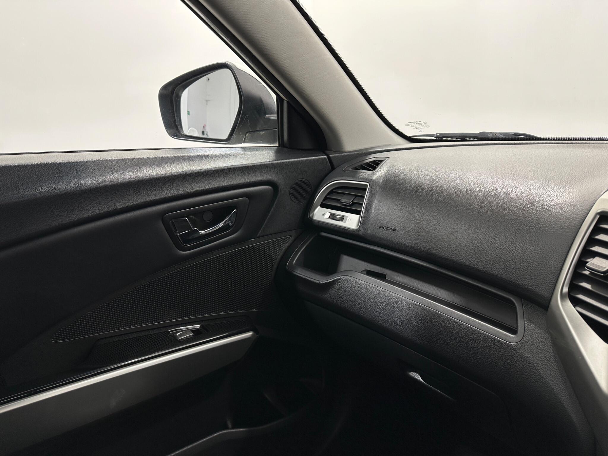 KGM Tivoli view 26