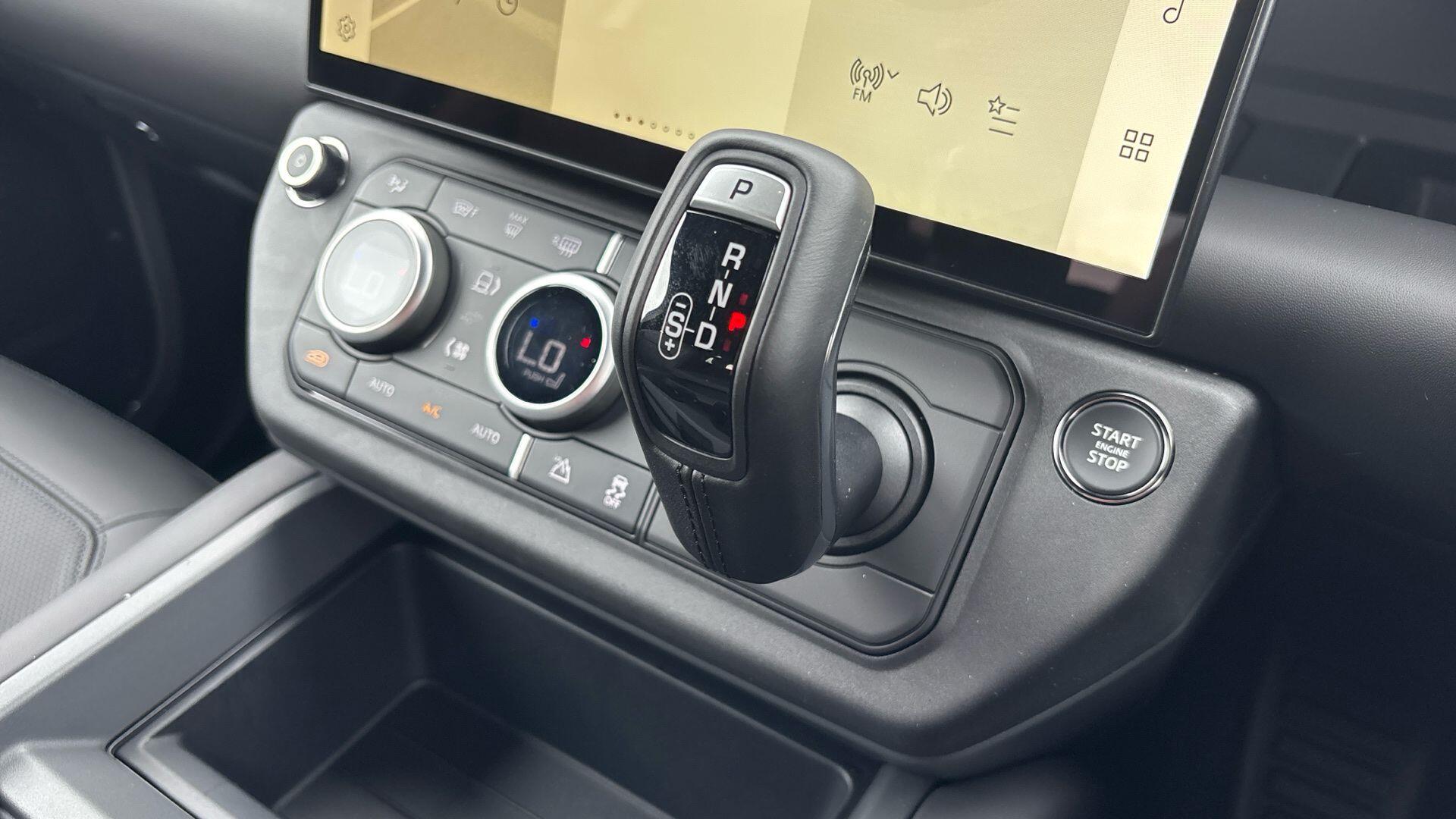 Land Rover Defender view 9