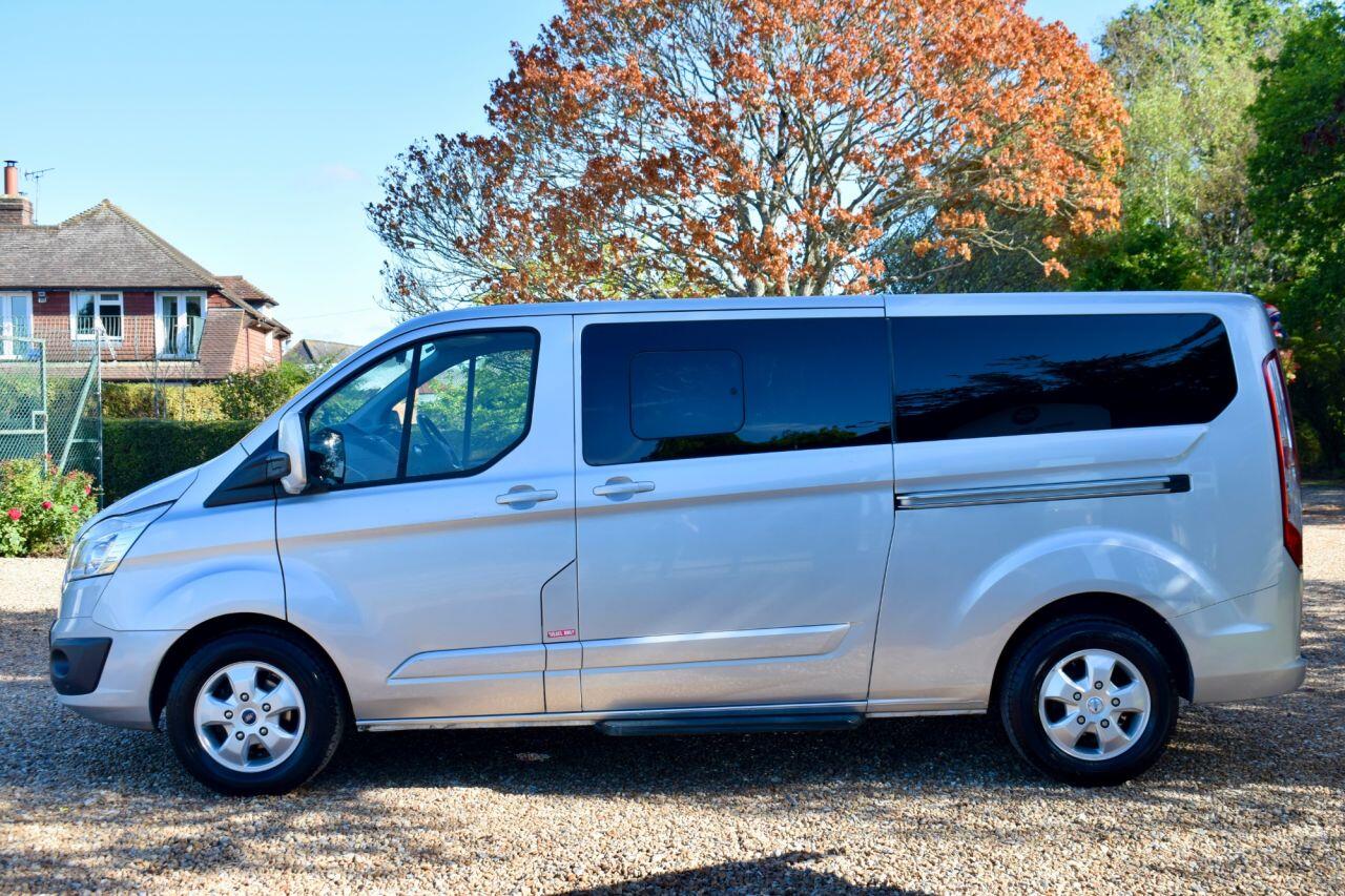 Ford Tourneo Custom view 7