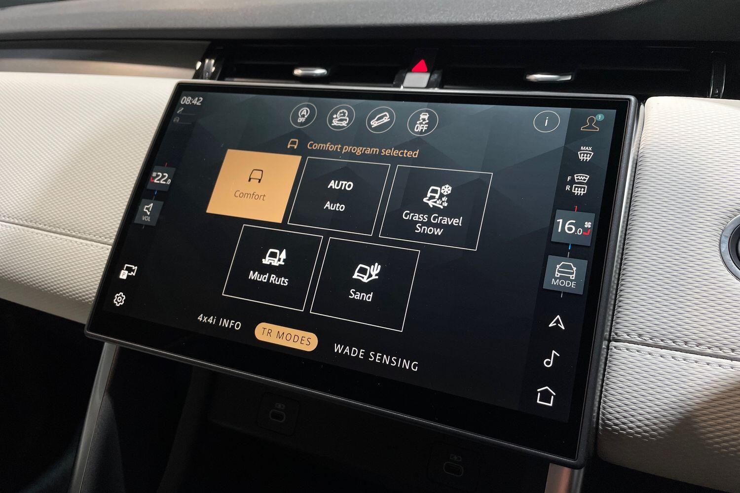 Land Rover Discovery Sport view 20