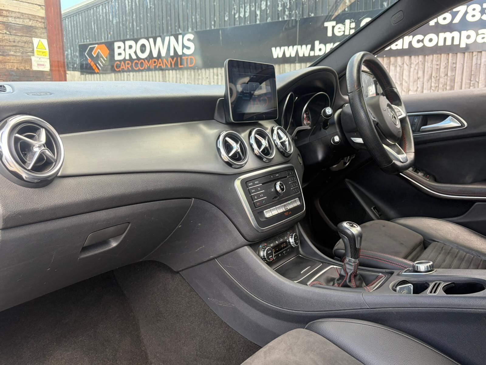 Mercedes-Benz Gla view 19