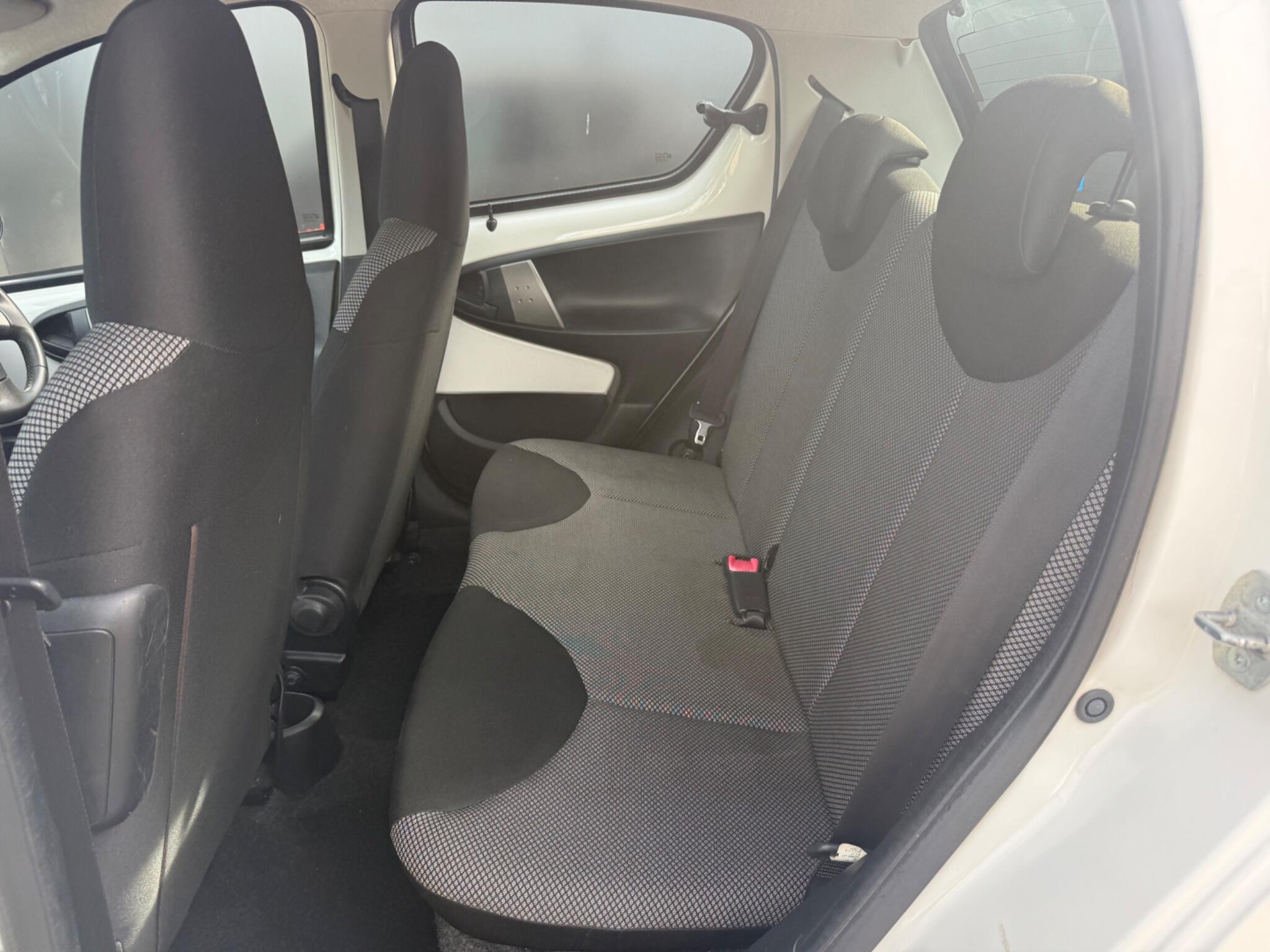 Toyota Aygo view 24