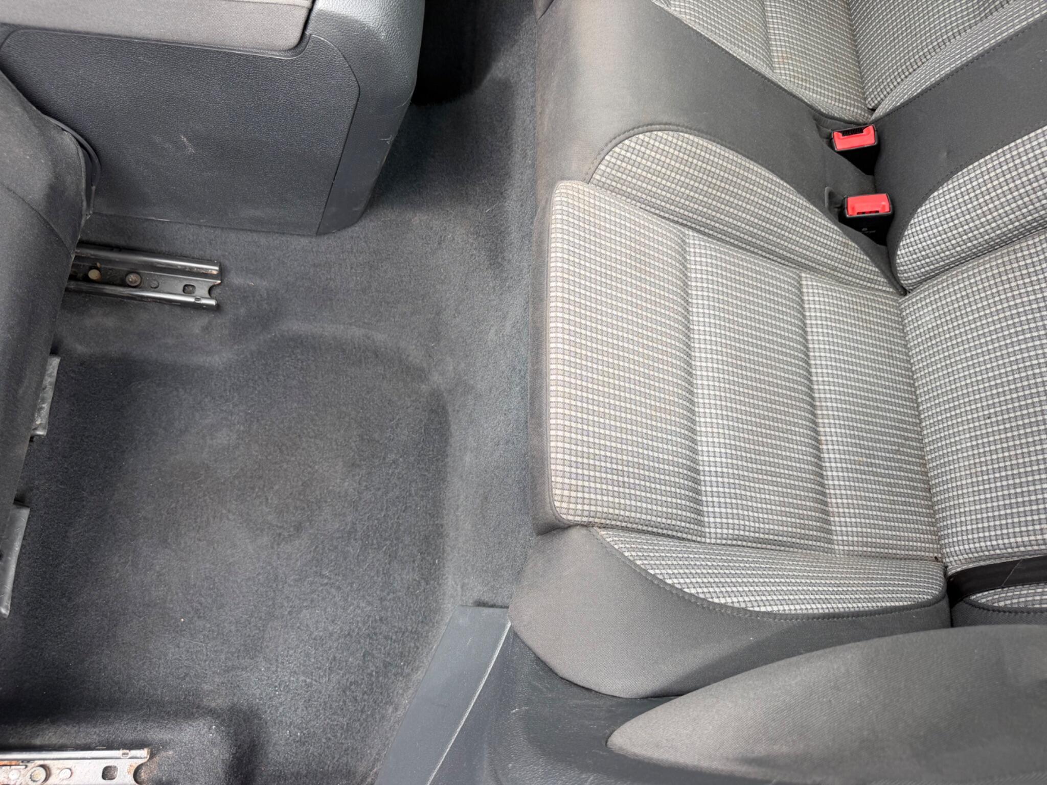 Volkswagen Eos view 22