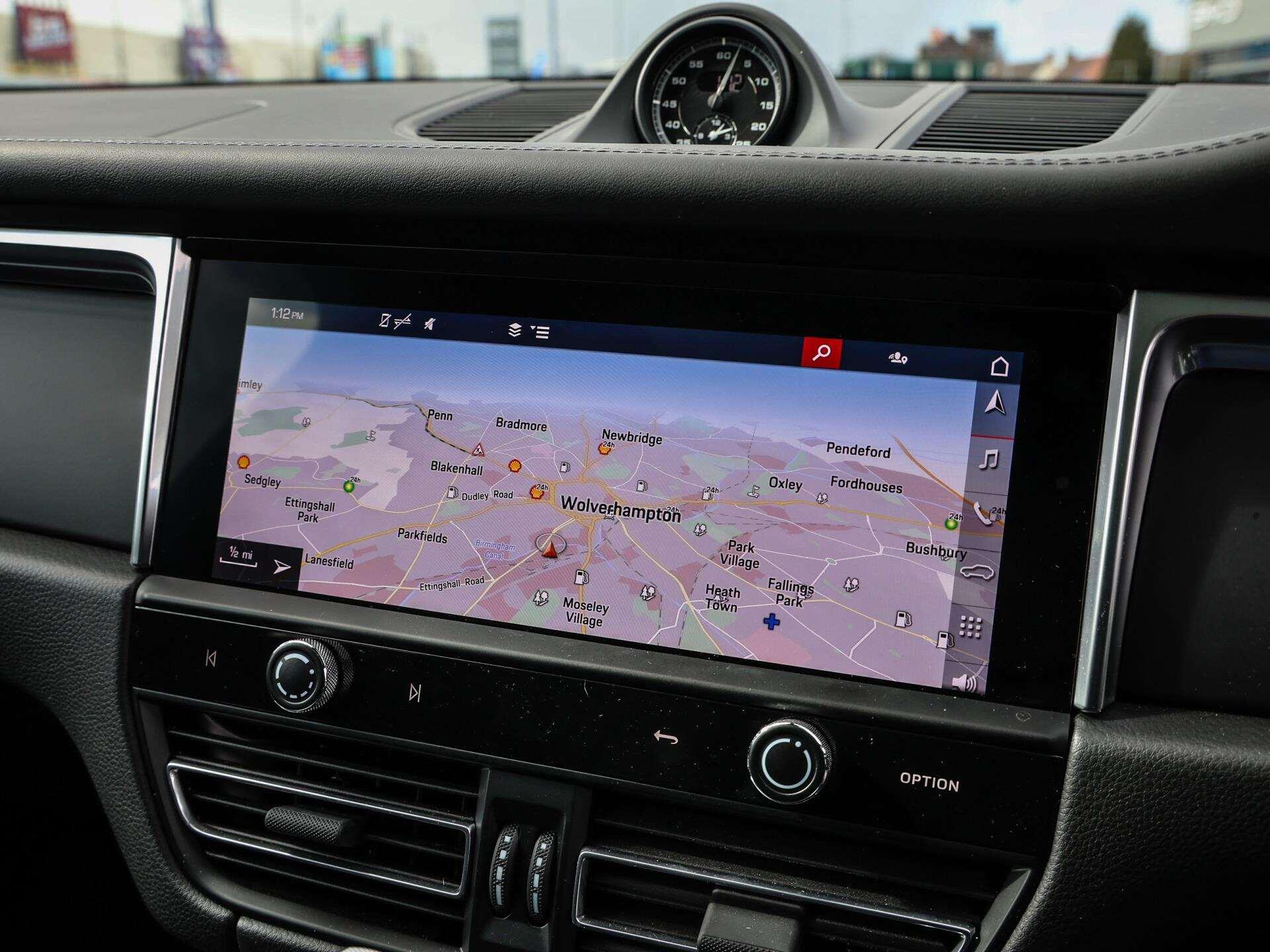 Porsche Macan view 22