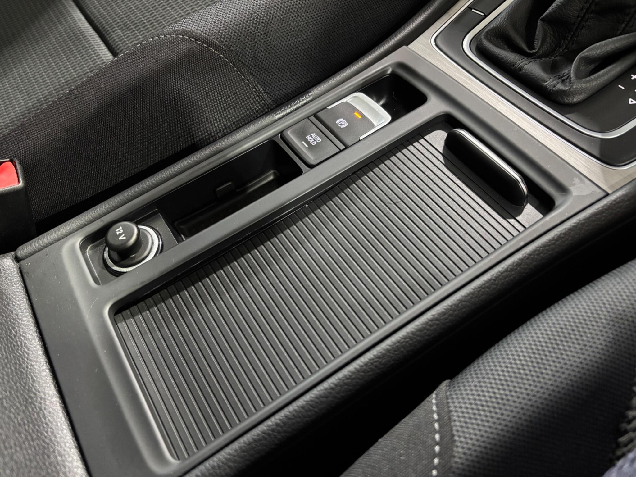 Volkswagen Golf view 32