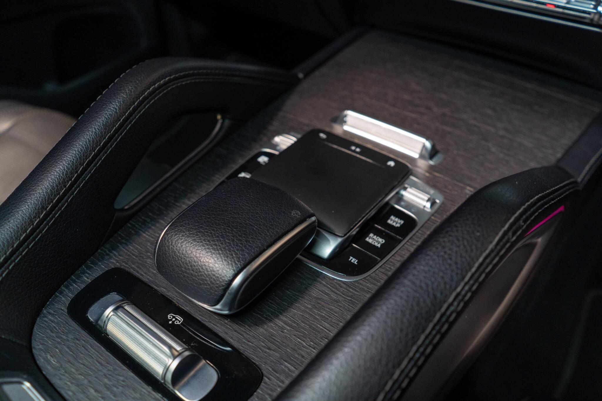 Mercedes-Benz GLS view 20
