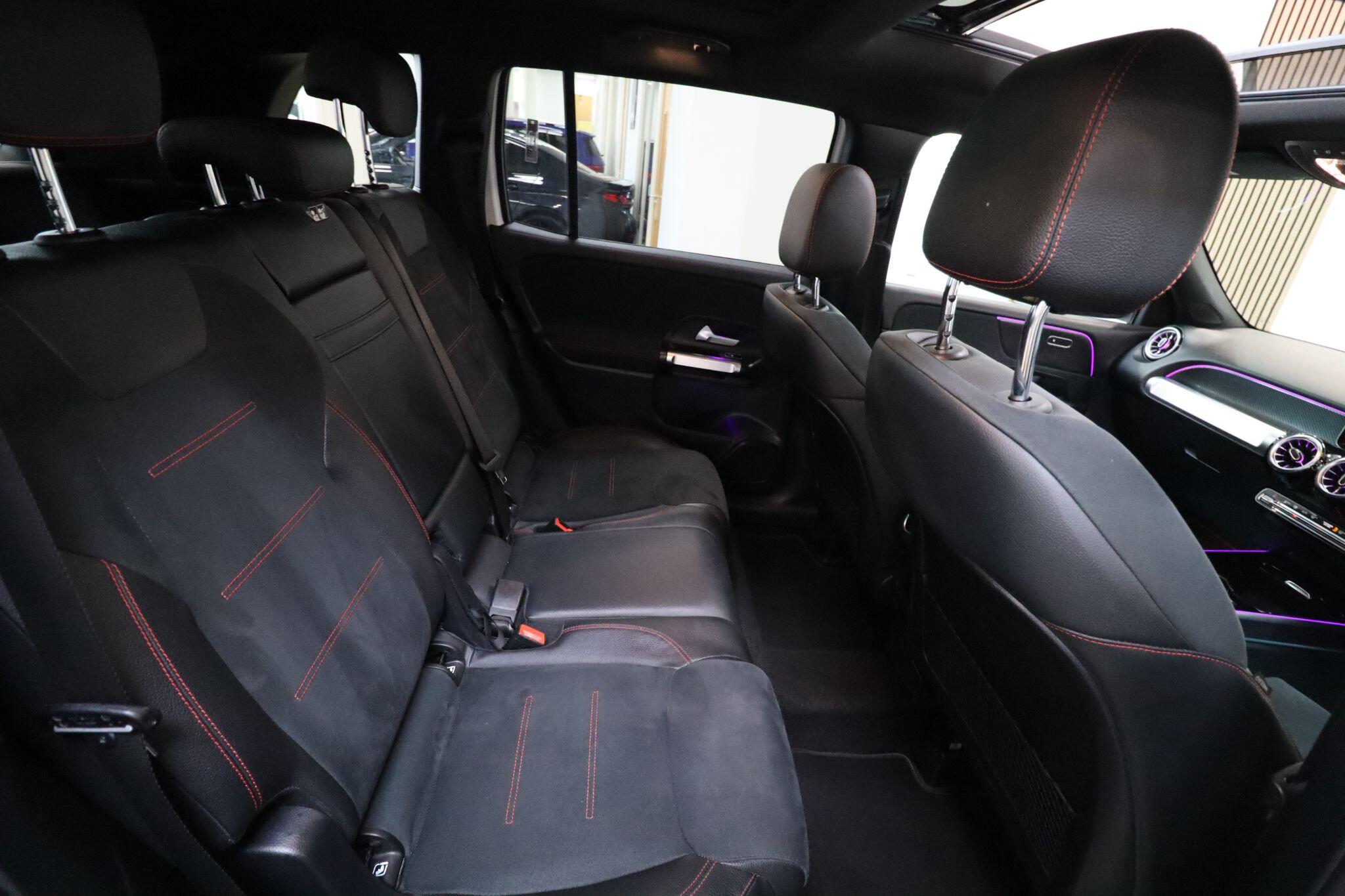 Mercedes-Benz GLB view 17