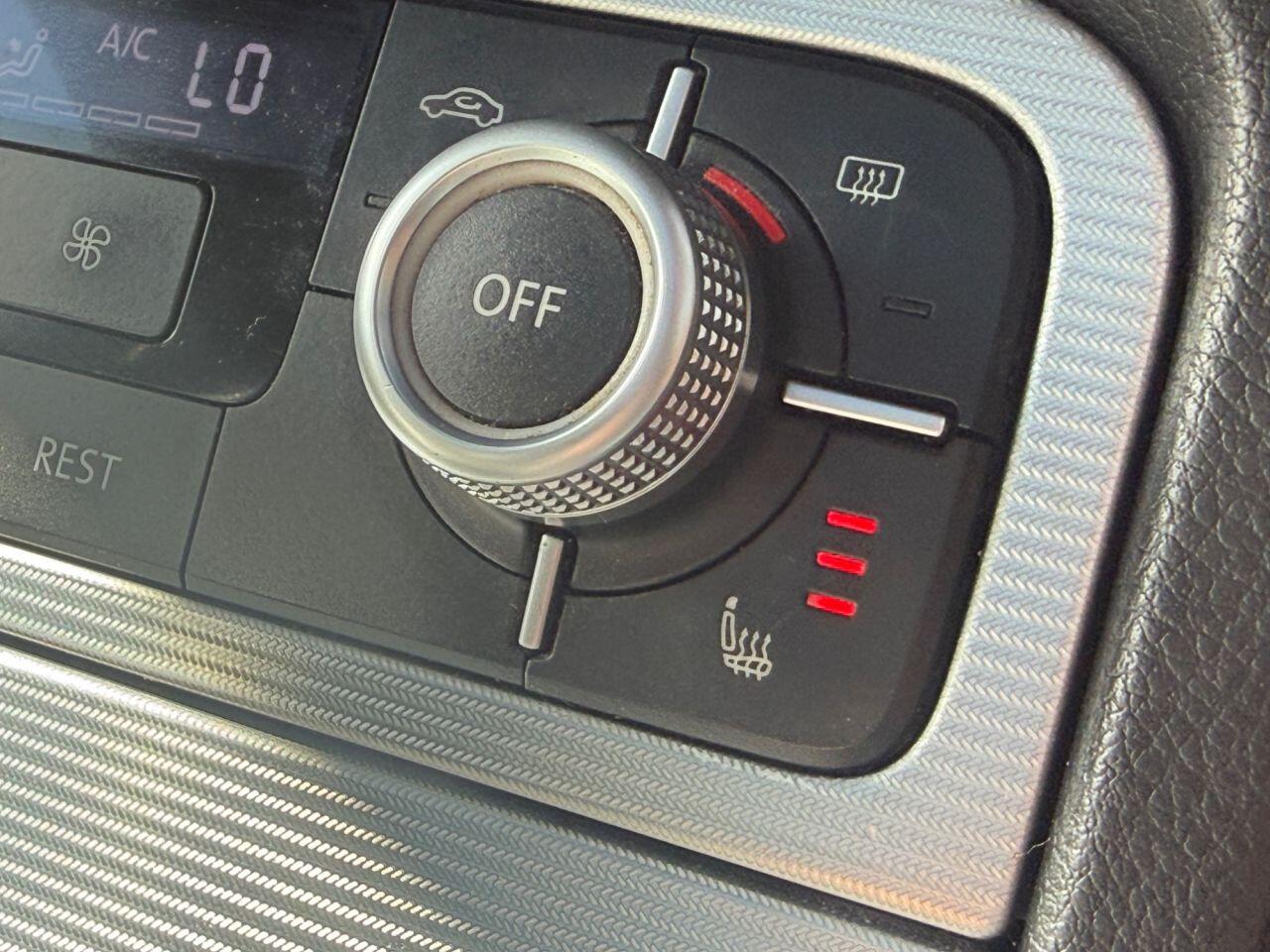 Volkswagen Touareg view 12