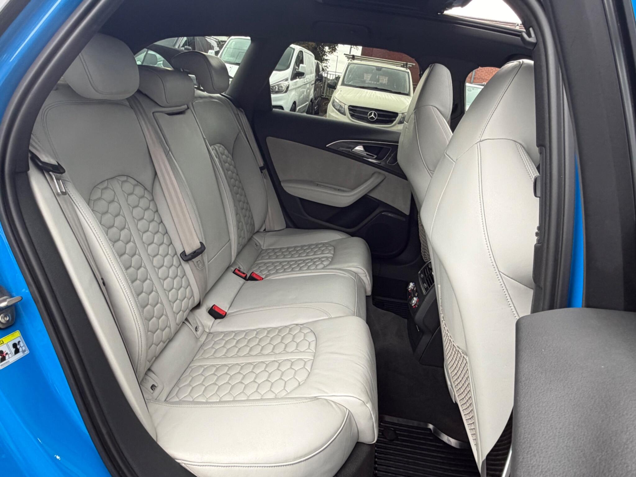 Audi RS6 Avant view 16
