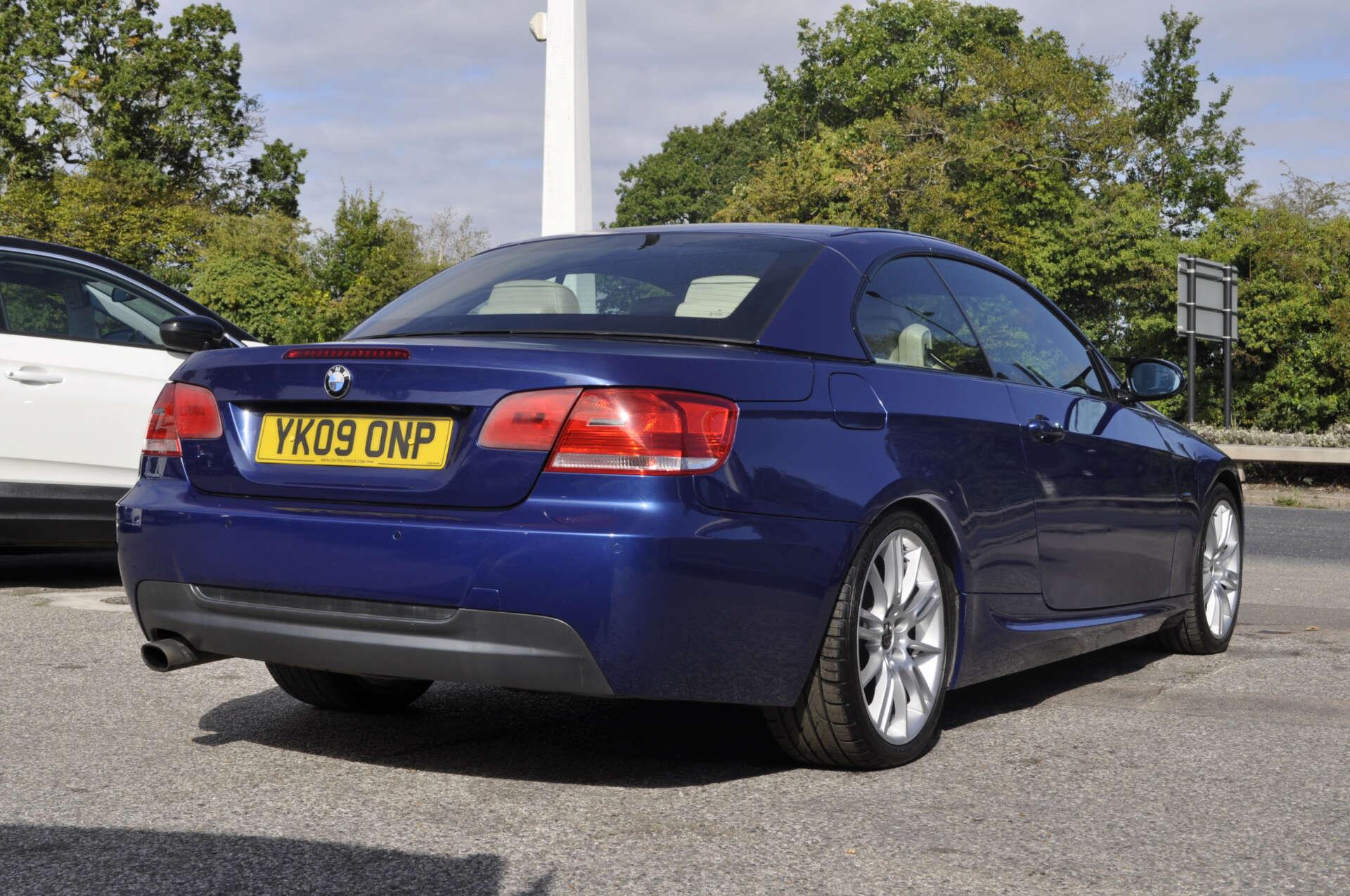 BMW 3 Series view 28