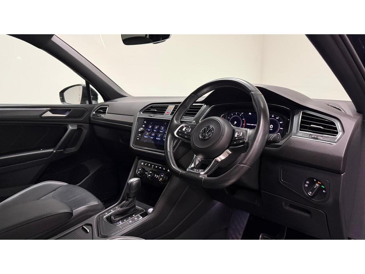 Volkswagen Tiguan Allspace view 15