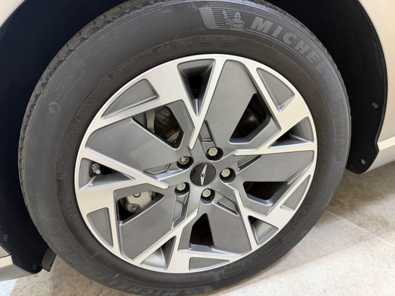 Genesis GV60 view 24
