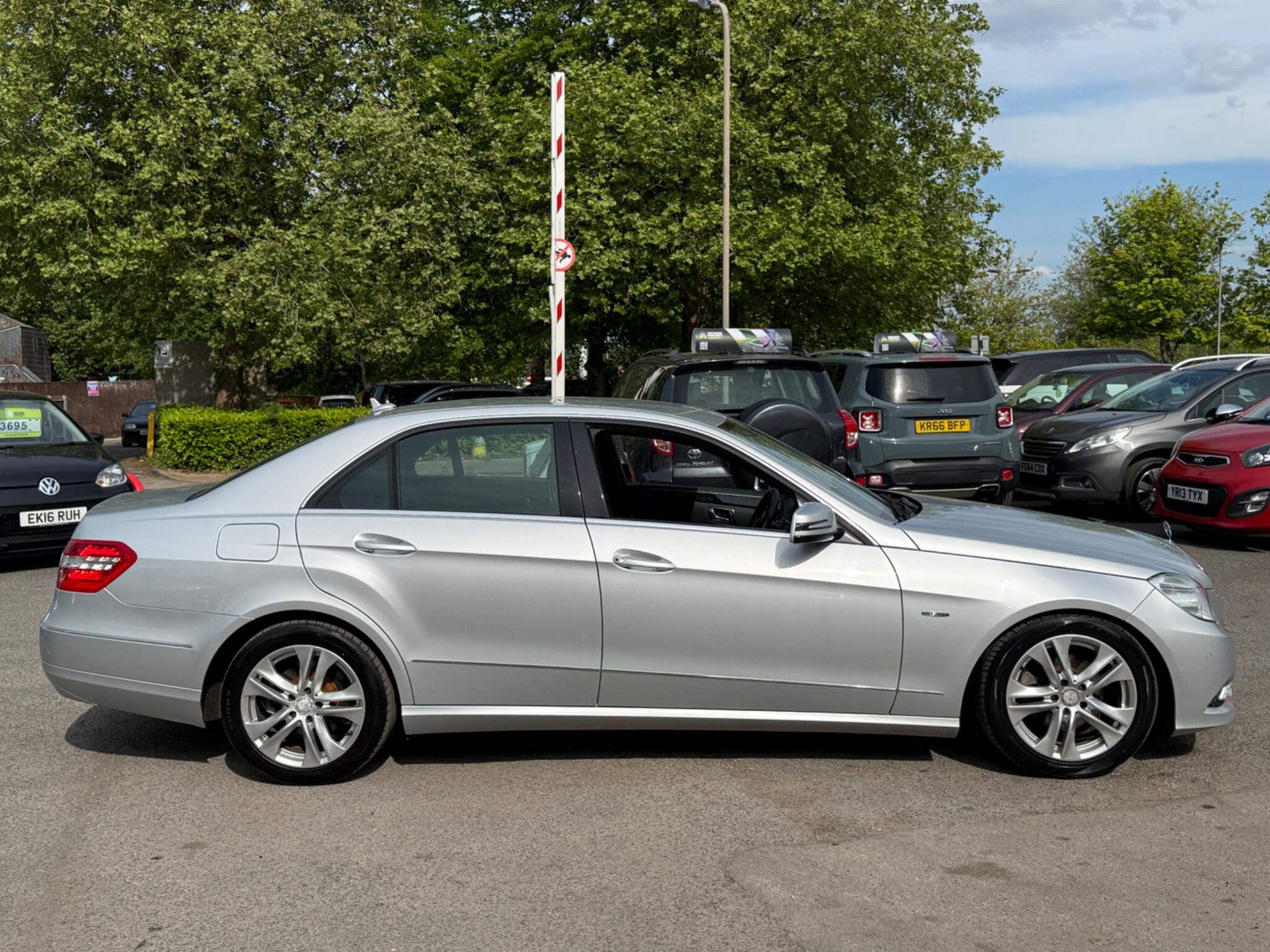 Mercedes-Benz E Class - Image 20