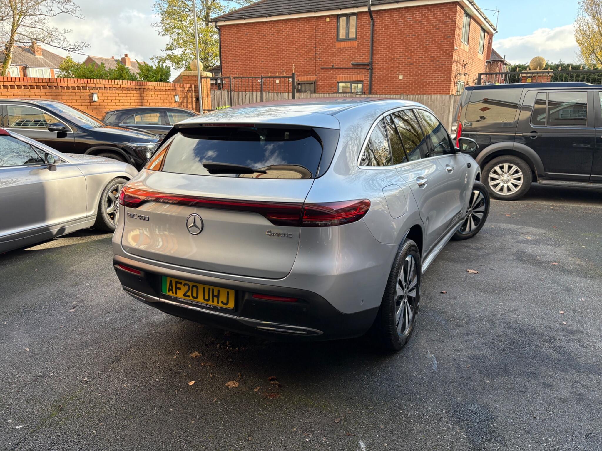 Mercedes-Benz EQC view 8